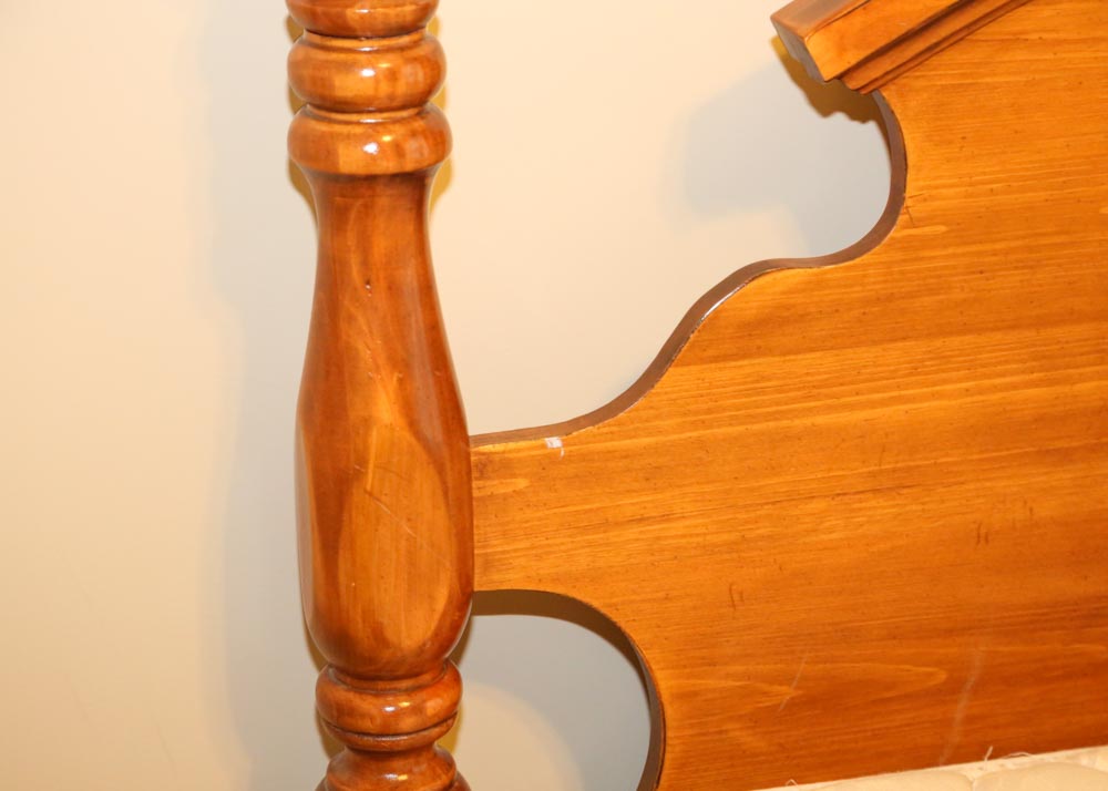 Webb Furniture Queen Size Cannonball Bed