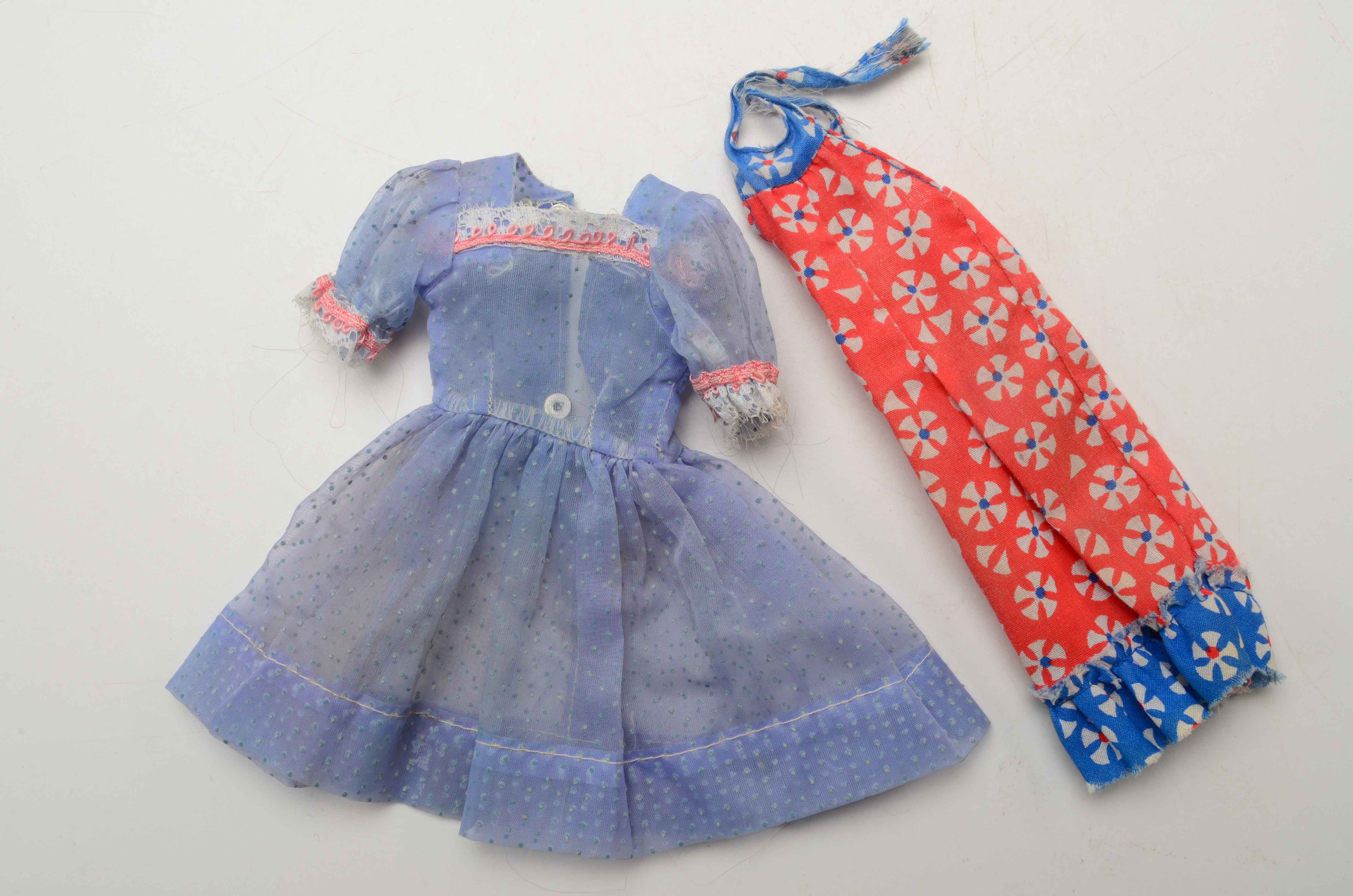 Vintage Midge Doll with Case and Accesories