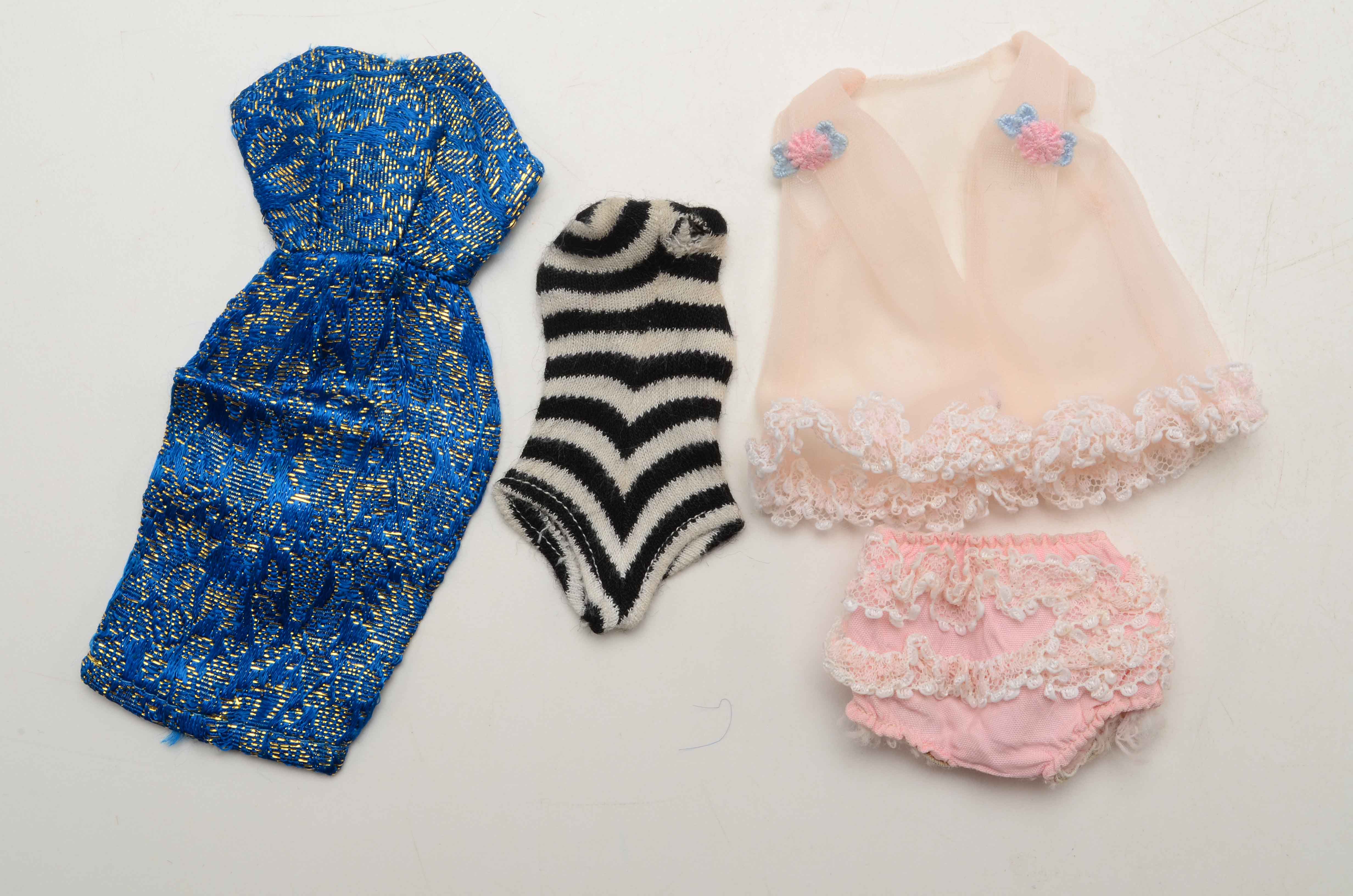 Vintage Midge Doll with Case and Accesories