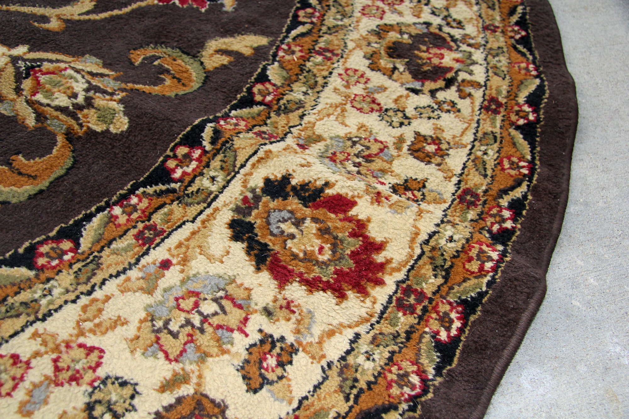 Power Loomed Turkish "Oriental" Round Area Rug