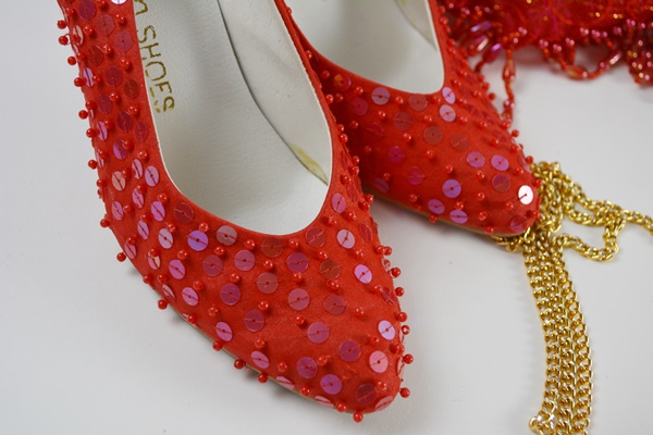 Red Bead and Sequined Pañuelo/Scarf, Shoes and Handbag