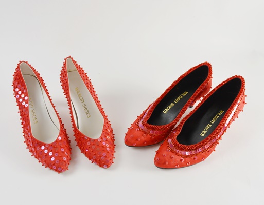 Red Bead and Sequined Pañuelo/Scarf, Shoes and Handbag