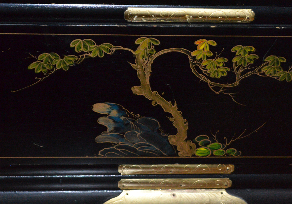 Chinoiserie Chest of Drawers