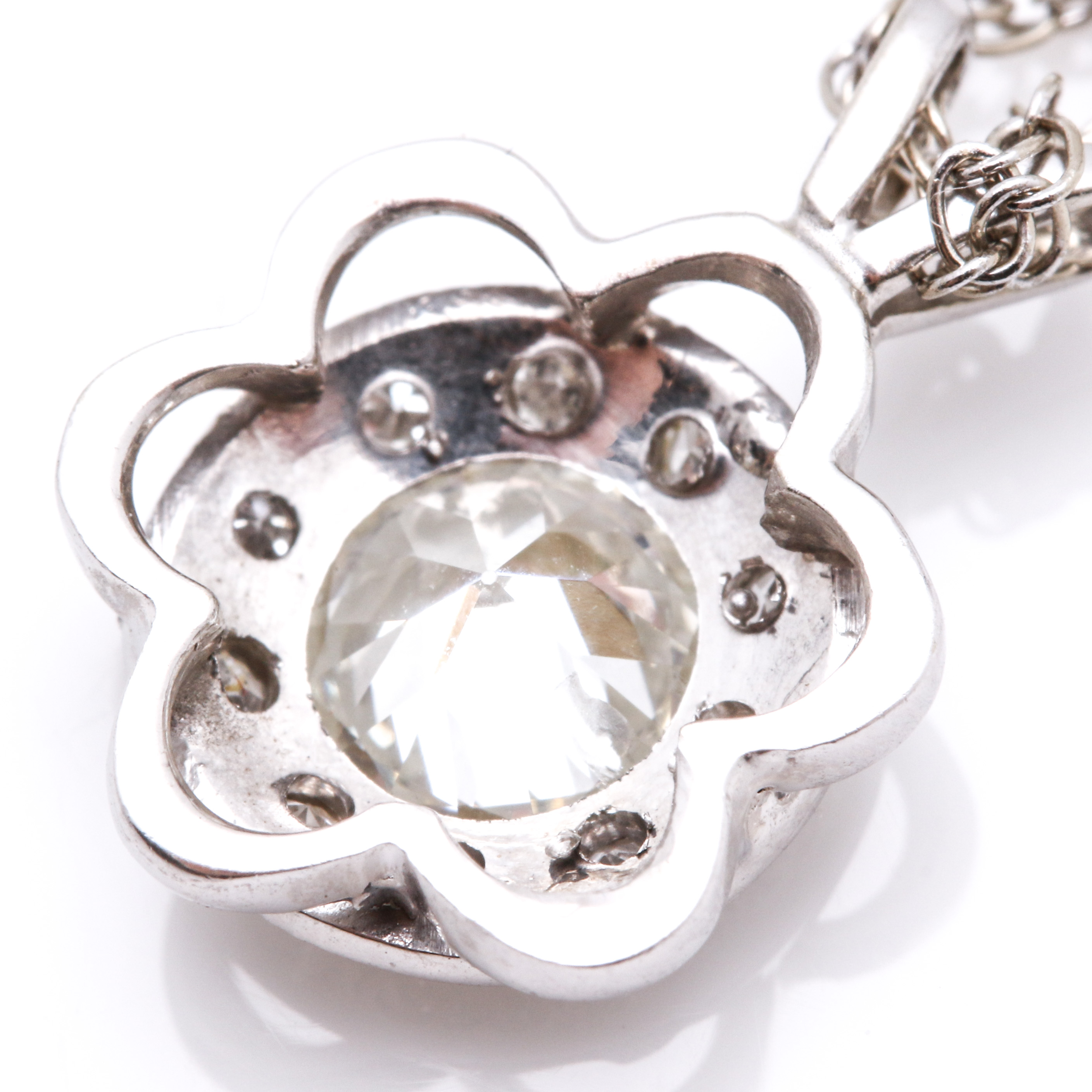 14K White Gold Diamond Pendant Necklace