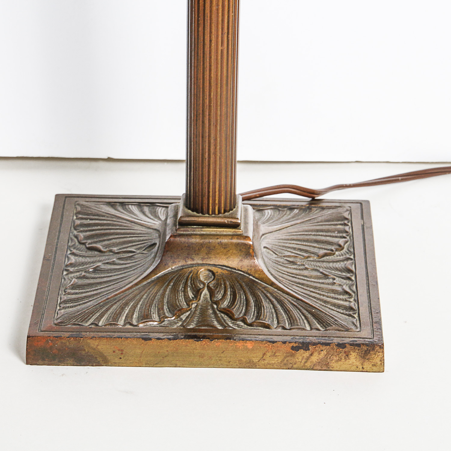 Stained Glass Prairie Style Lamp