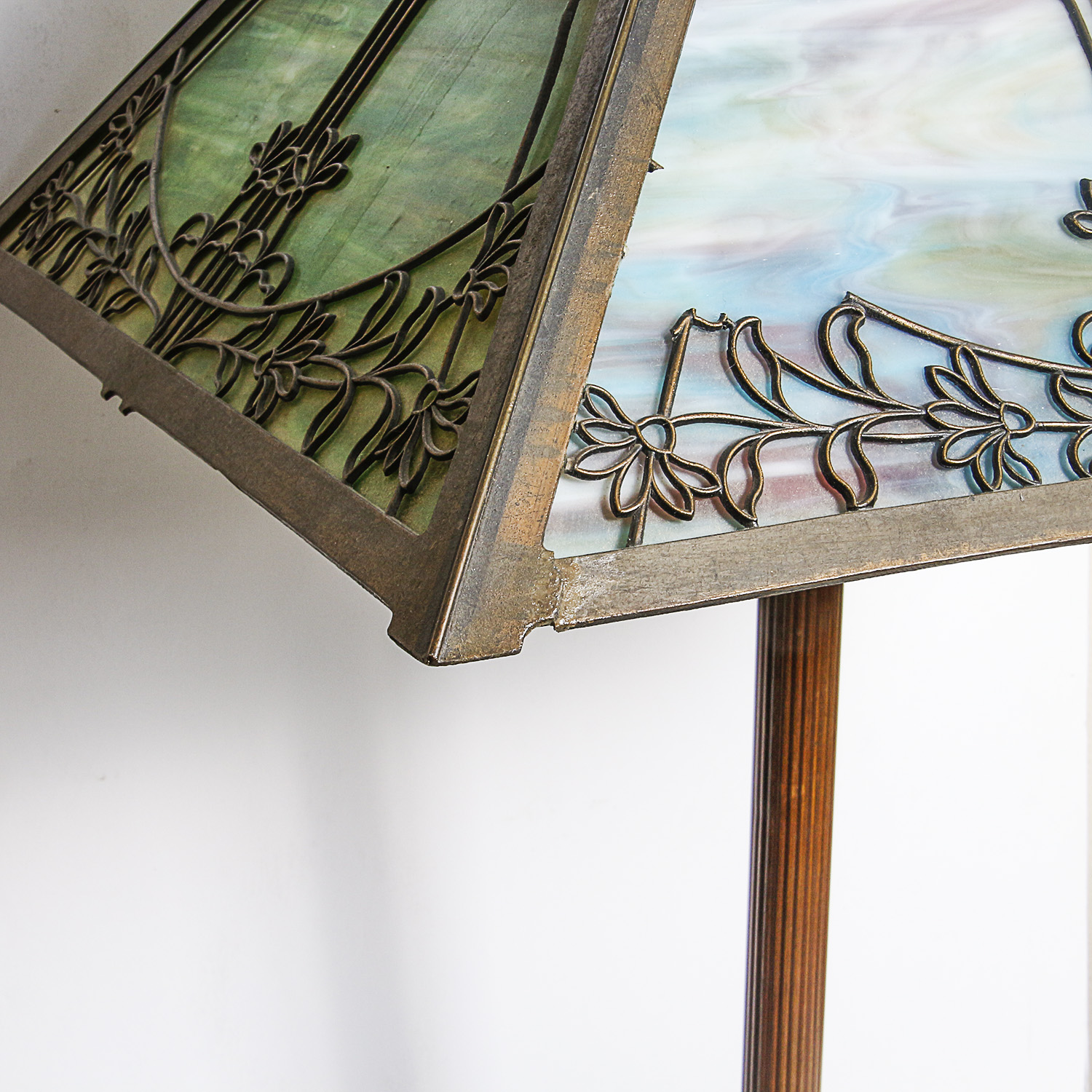 Stained Glass Prairie Style Lamp