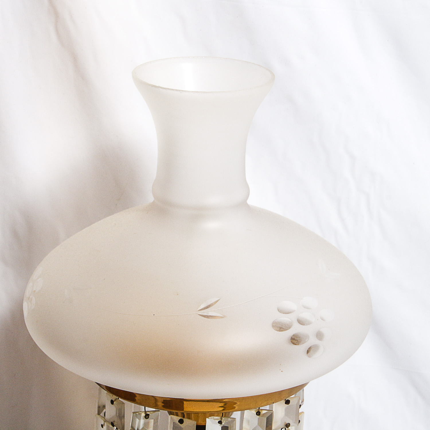 Frosted Glass Table Lamp With Hanging Prisms