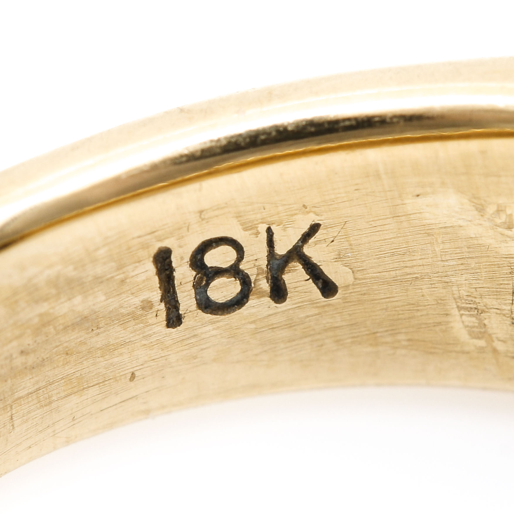 Noah Pfeffer 18K Yellow Gold Coral and Diamond Ring