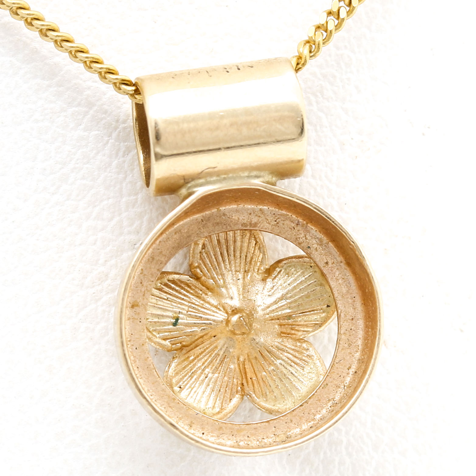 14K Yellow Gold Floral Pendant Necklace