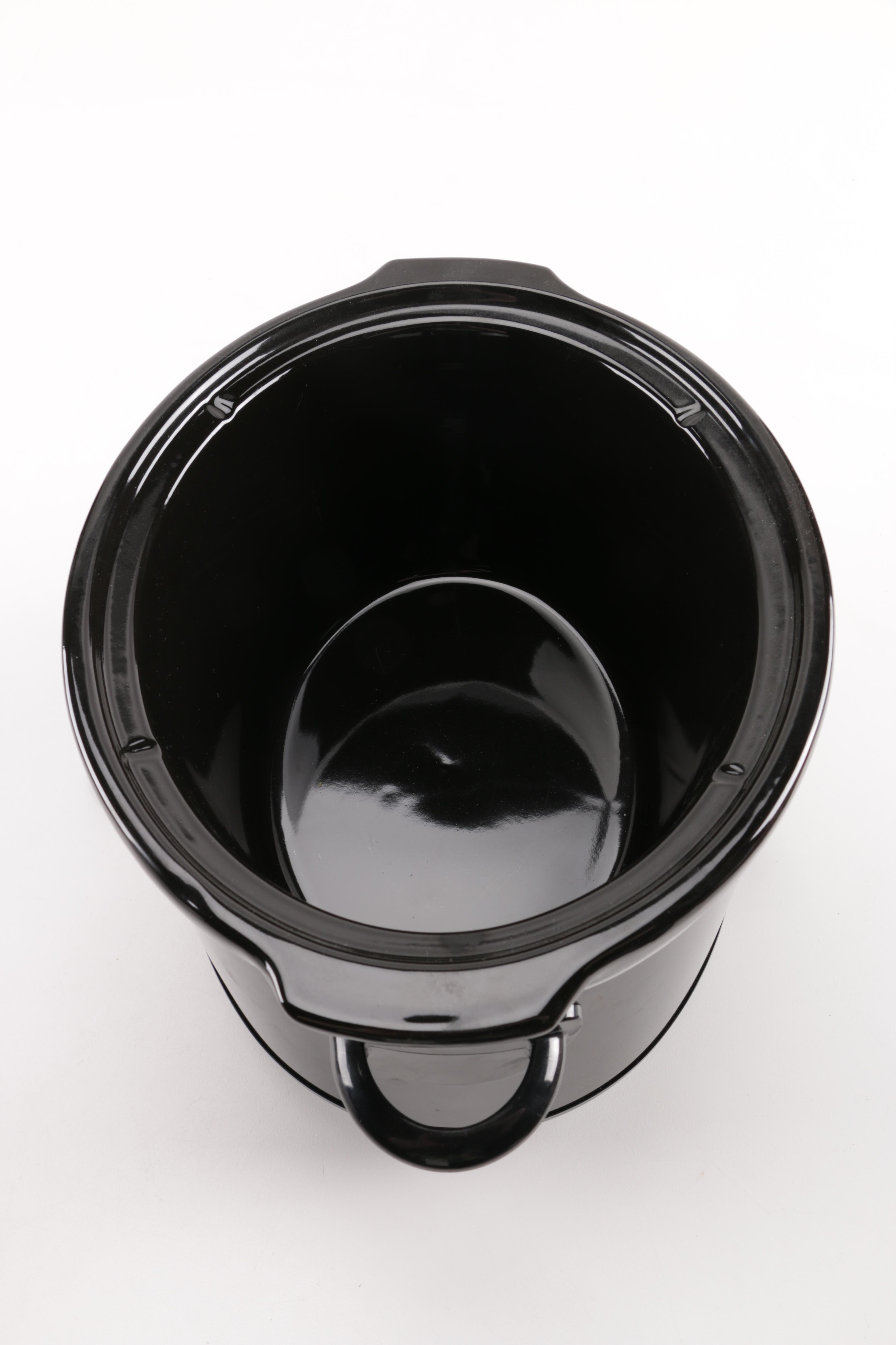 Grouping of Slow Cookers and Appliances