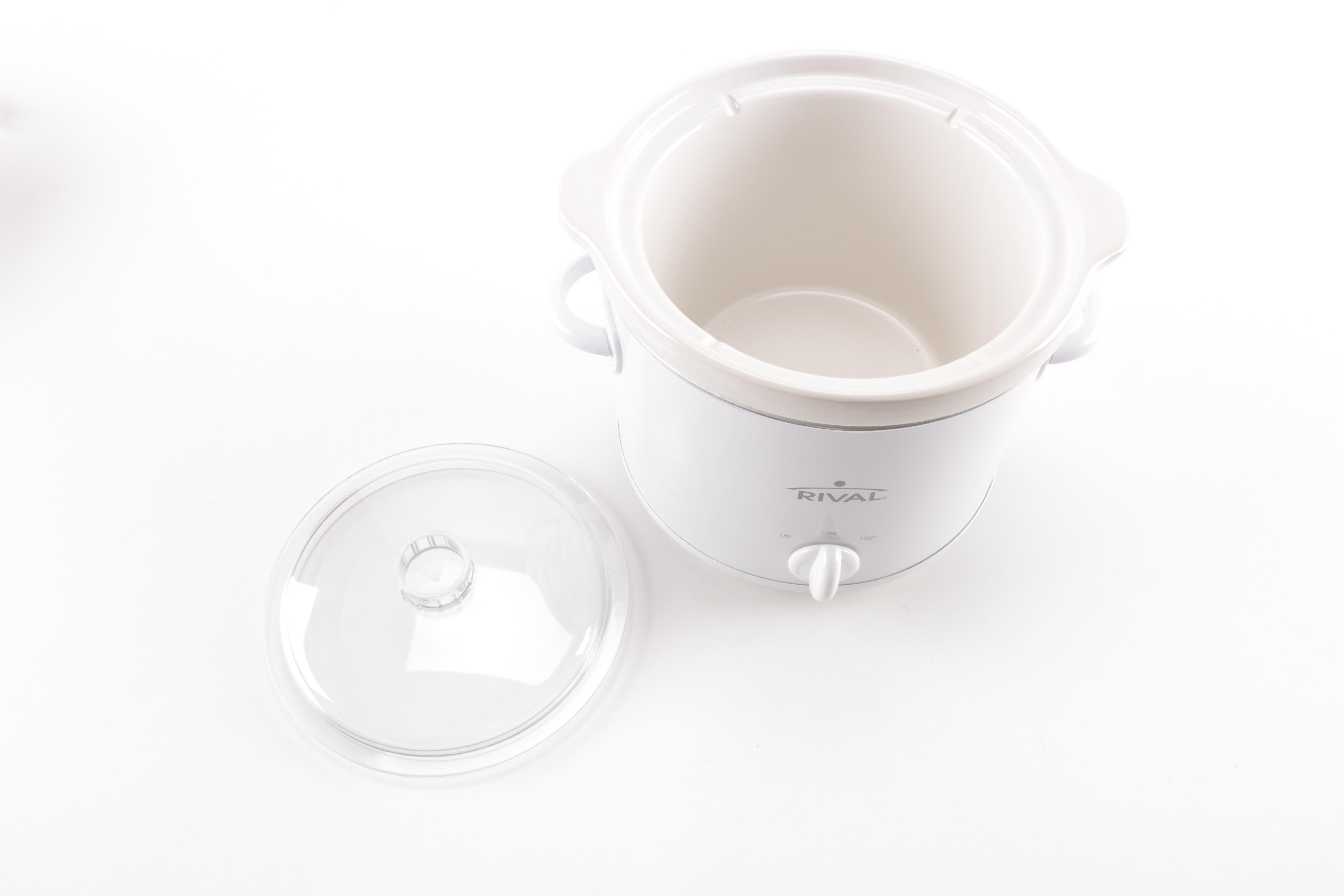 Grouping of Slow Cookers and Appliances