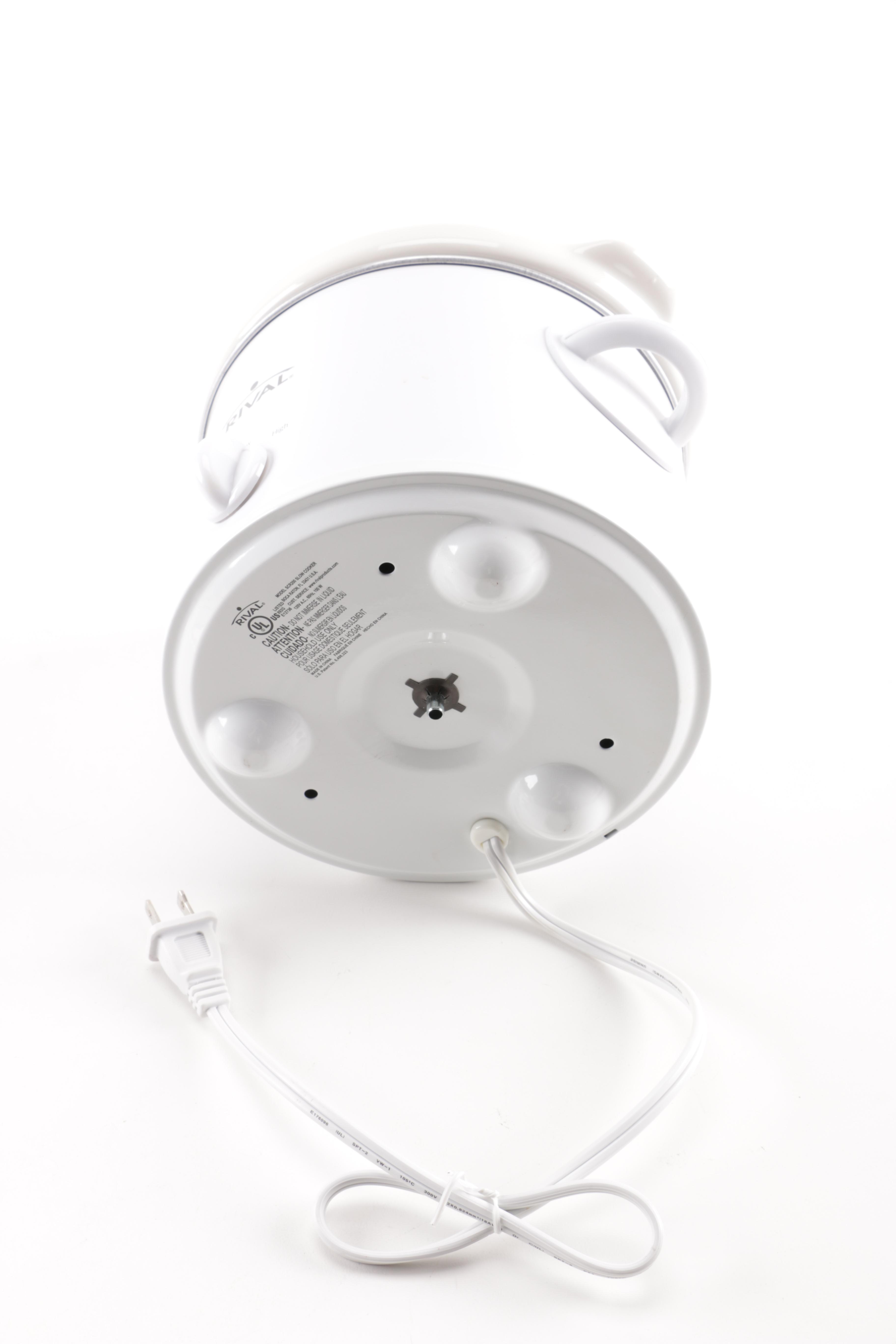 Grouping of Slow Cookers and Appliances