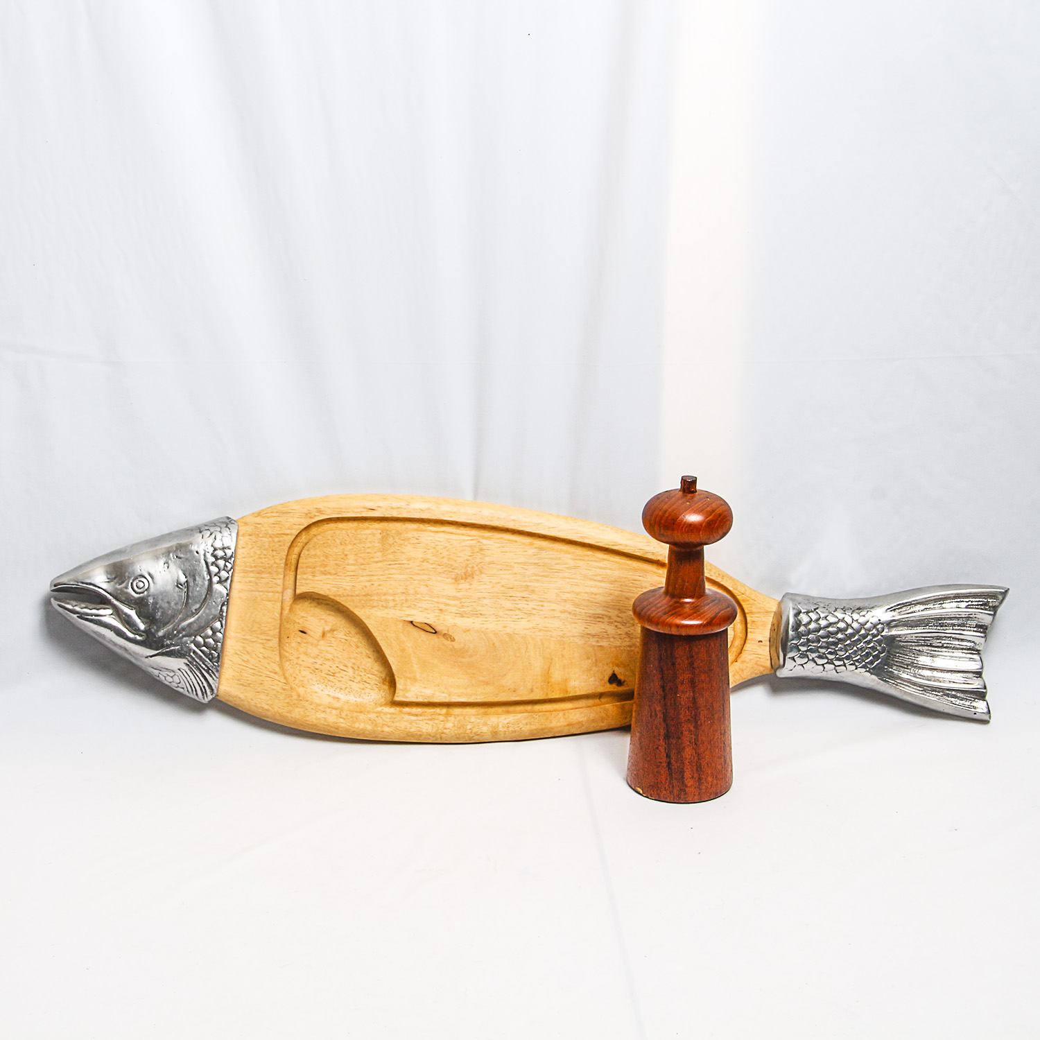 Collection of Vintage Housewares Featuring Fiestaware