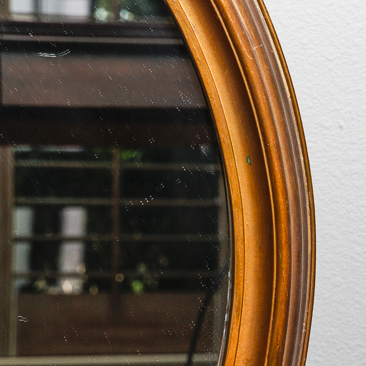 Round Mirror with Wooden Frame and Gilt Finish