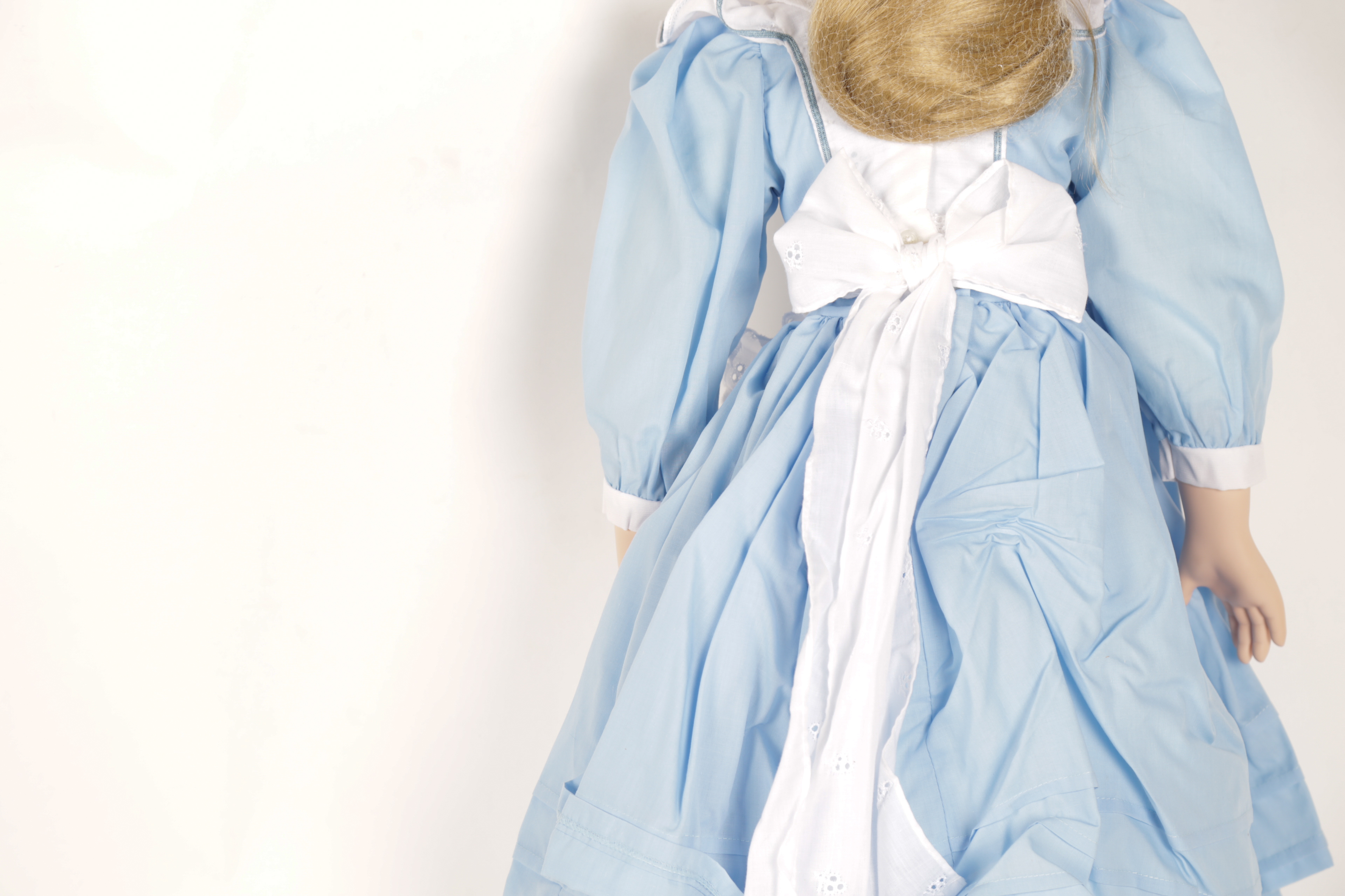 Limited Edition "Alice" Masterpiece Gallery Doll