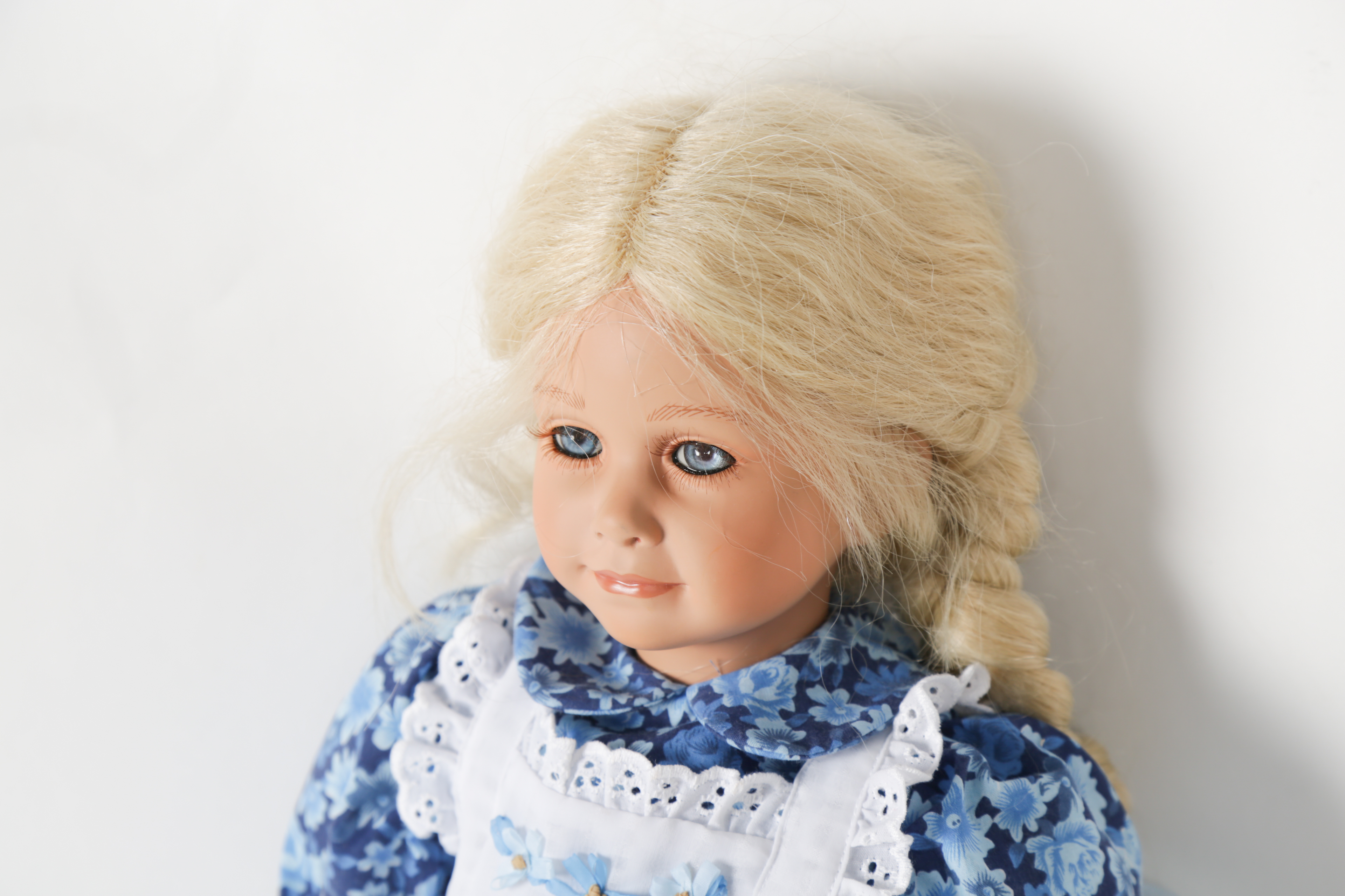 Limited Edition "Hanna" Masterpiece Gallery Doll