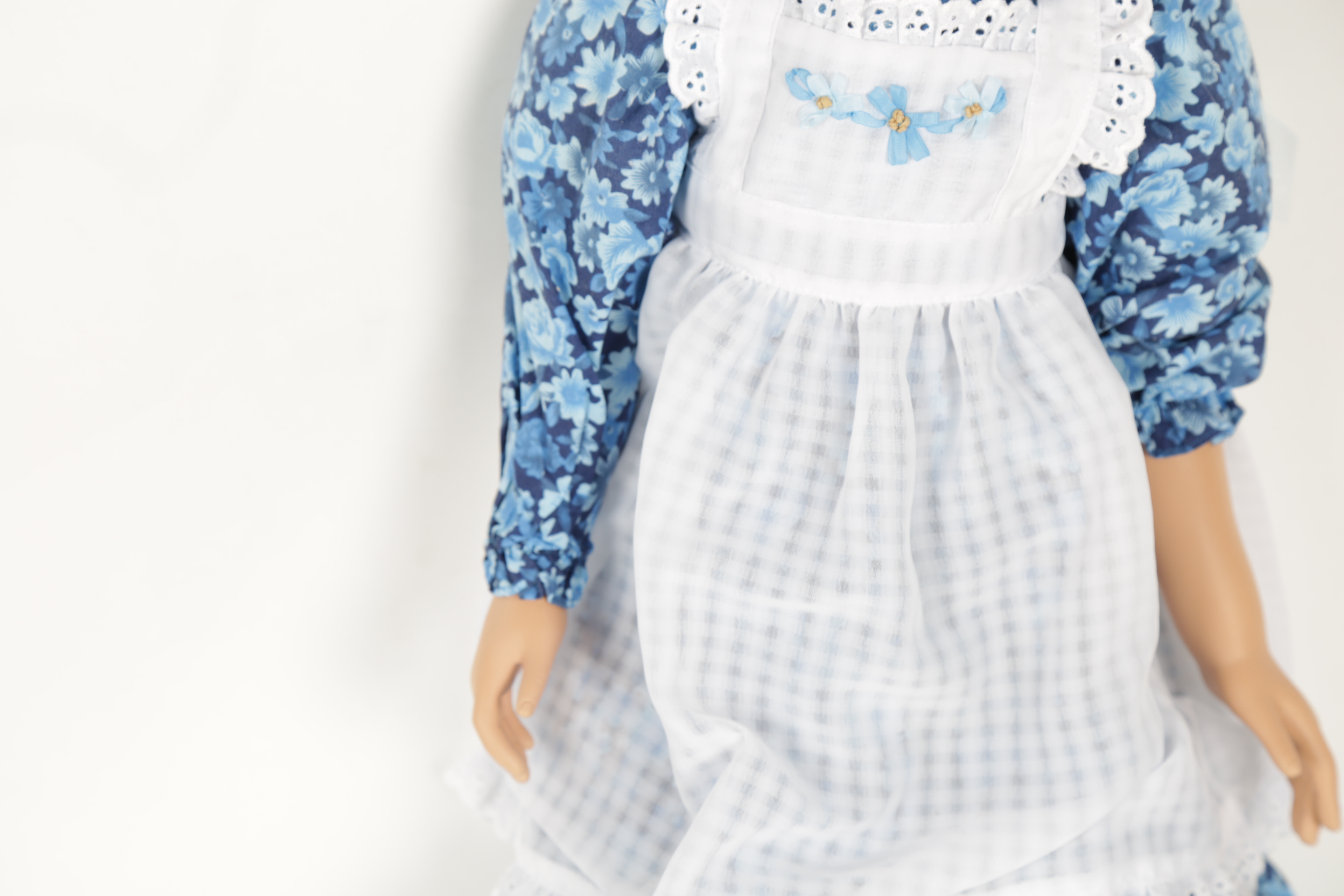 Limited Edition "Hanna" Masterpiece Gallery Doll