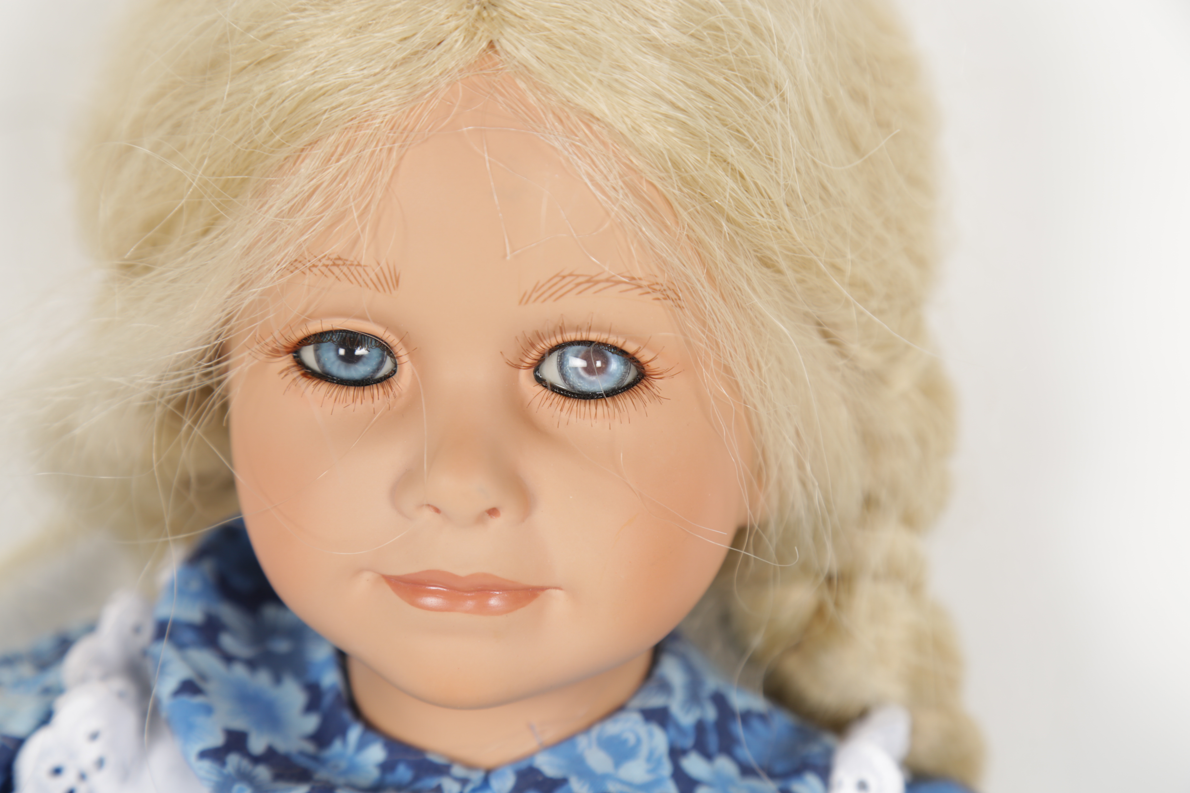 Limited Edition "Hanna" Masterpiece Gallery Doll