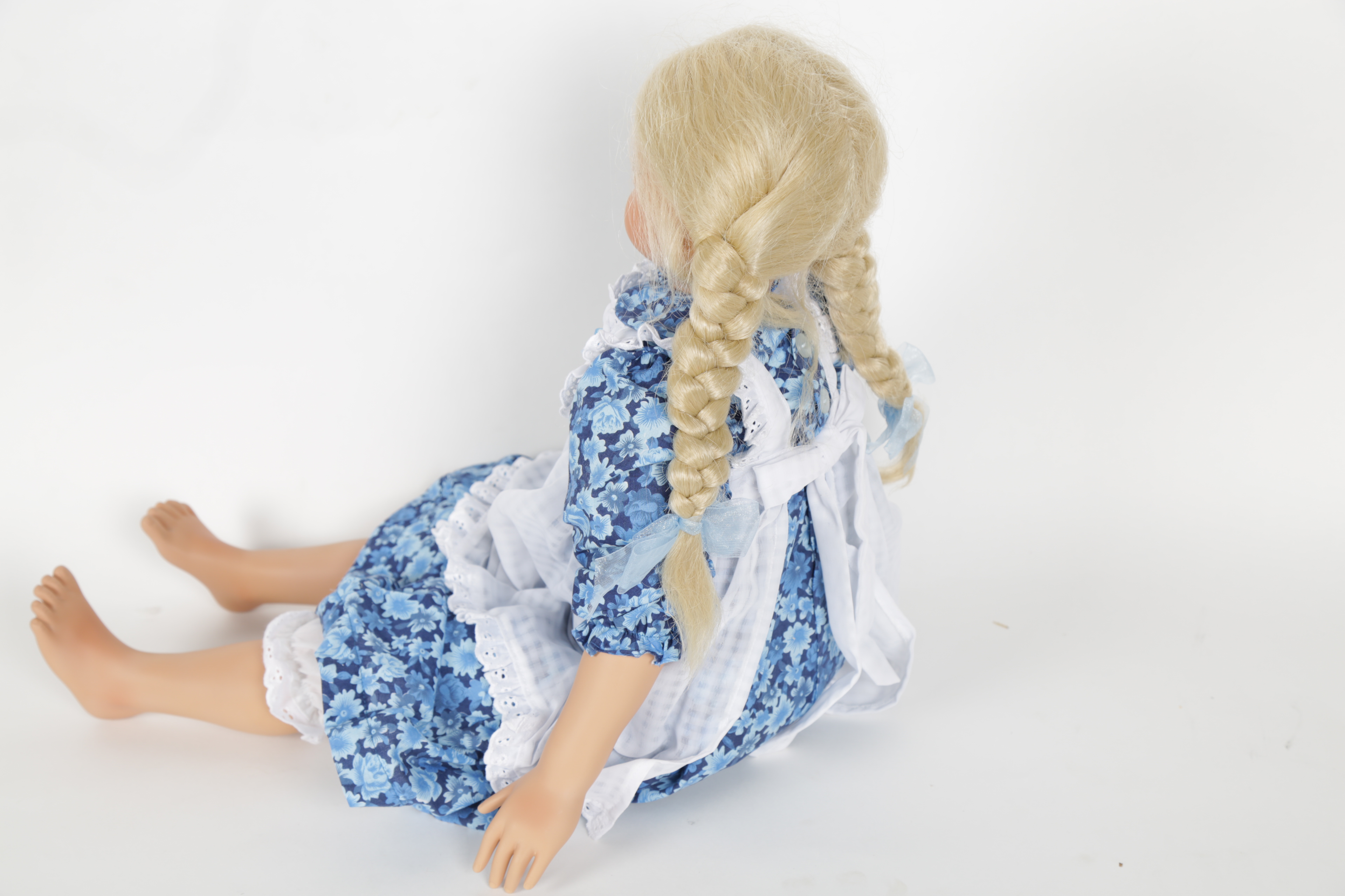 Limited Edition "Hanna" Masterpiece Gallery Doll