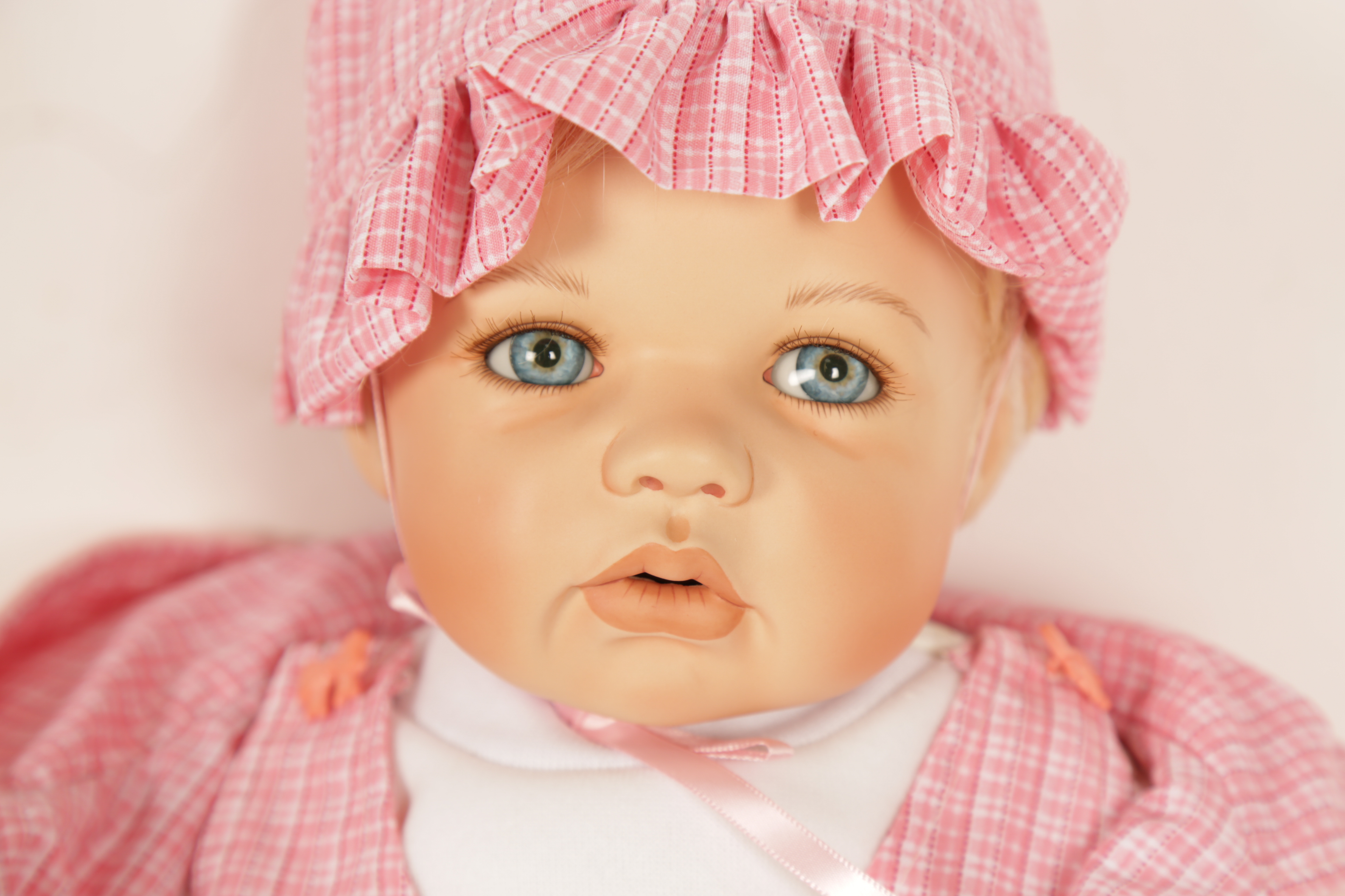 Limited Edition "Theresa" Masterpiece Gallery Doll