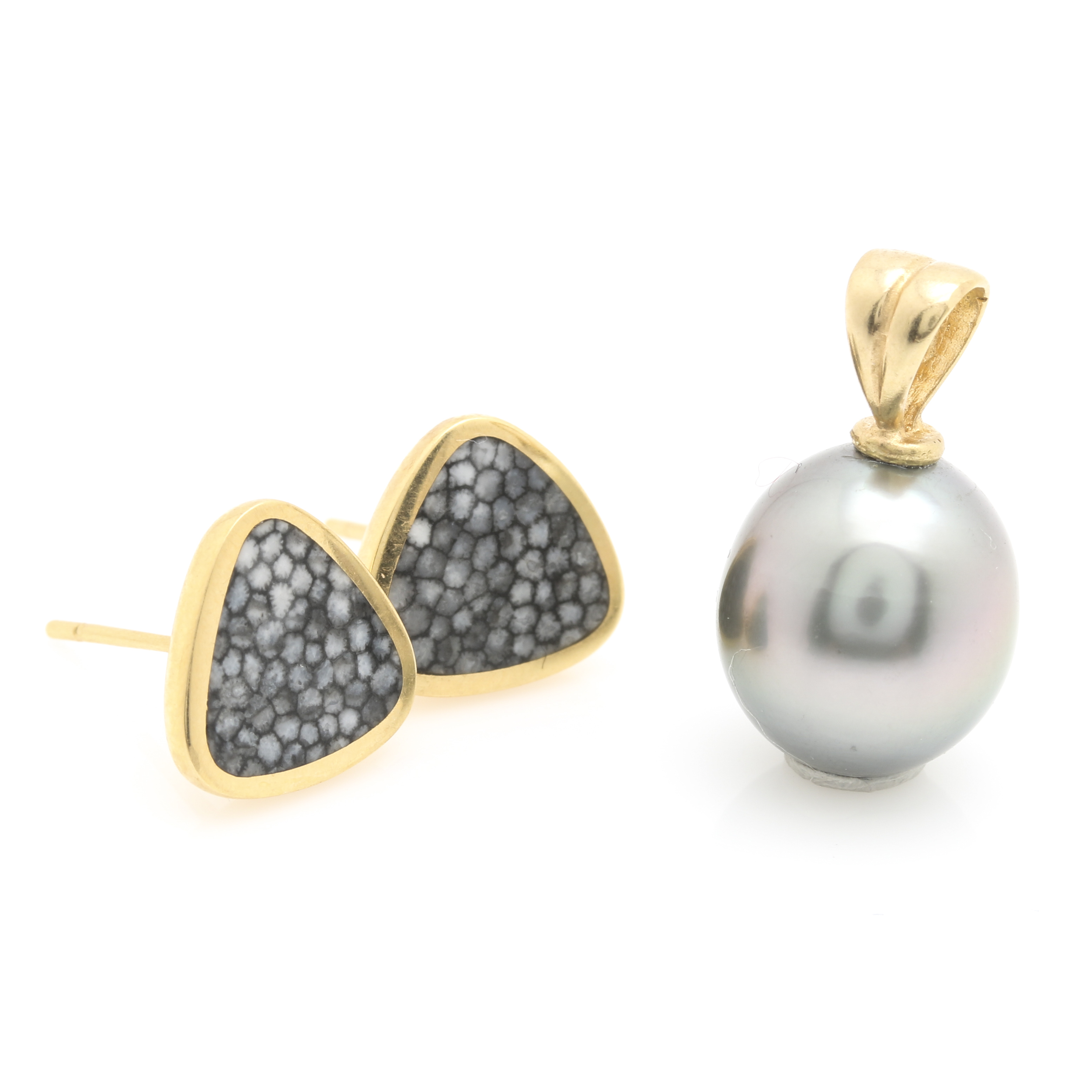 18K Yellow Gold Fossilized Coral Studs and Cultured Pearl Pendant