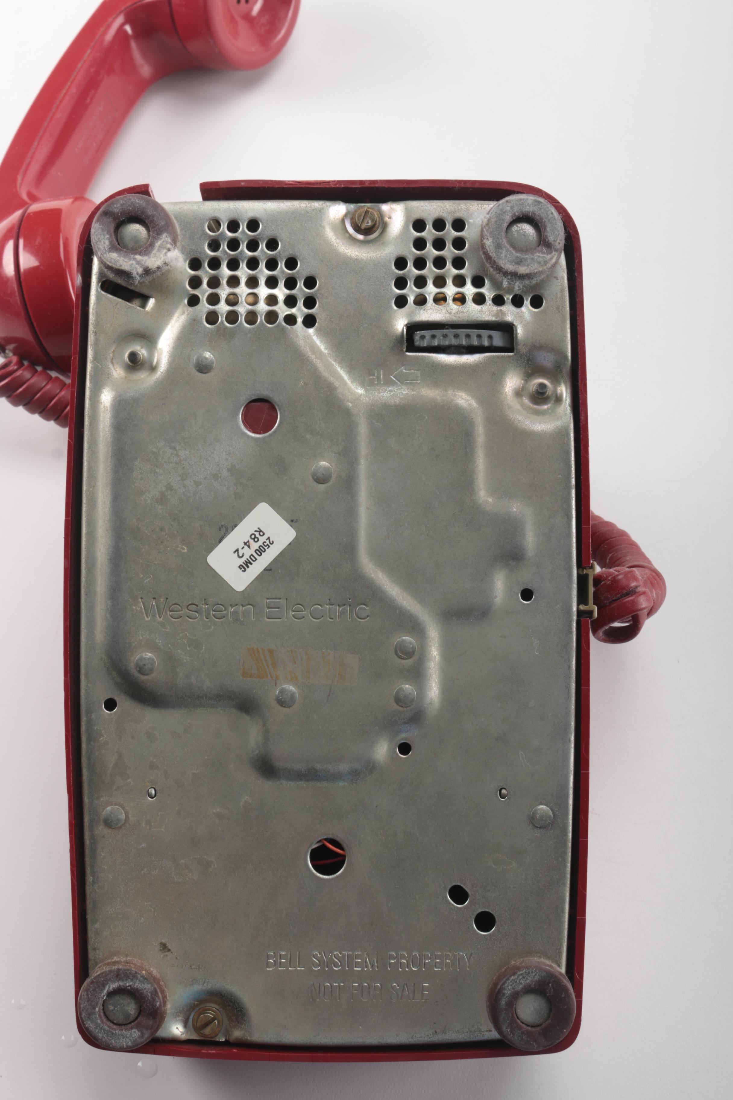 Household Items Including an Electric Hand Steamer