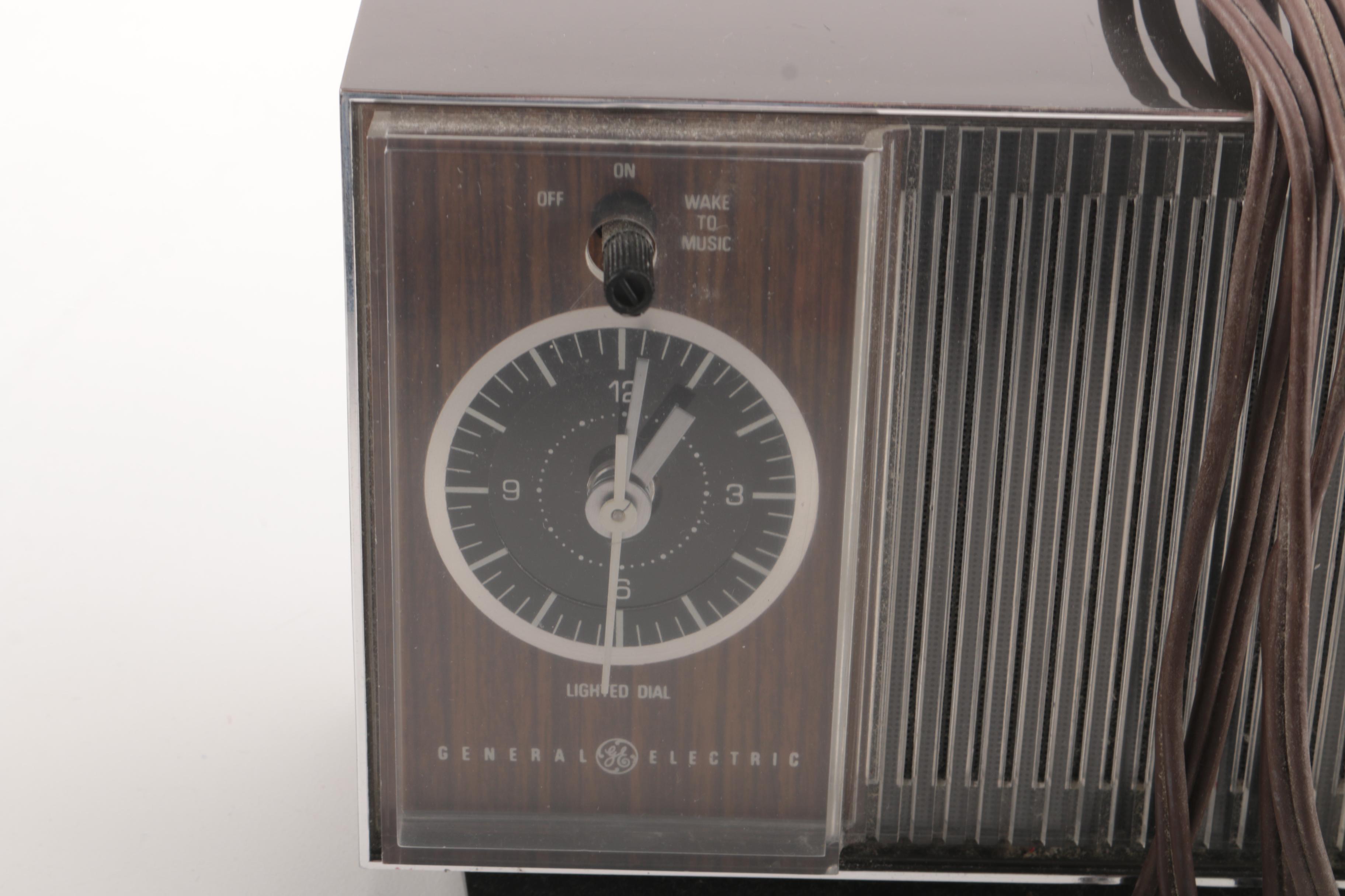 Household Items Including an Electric Hand Steamer