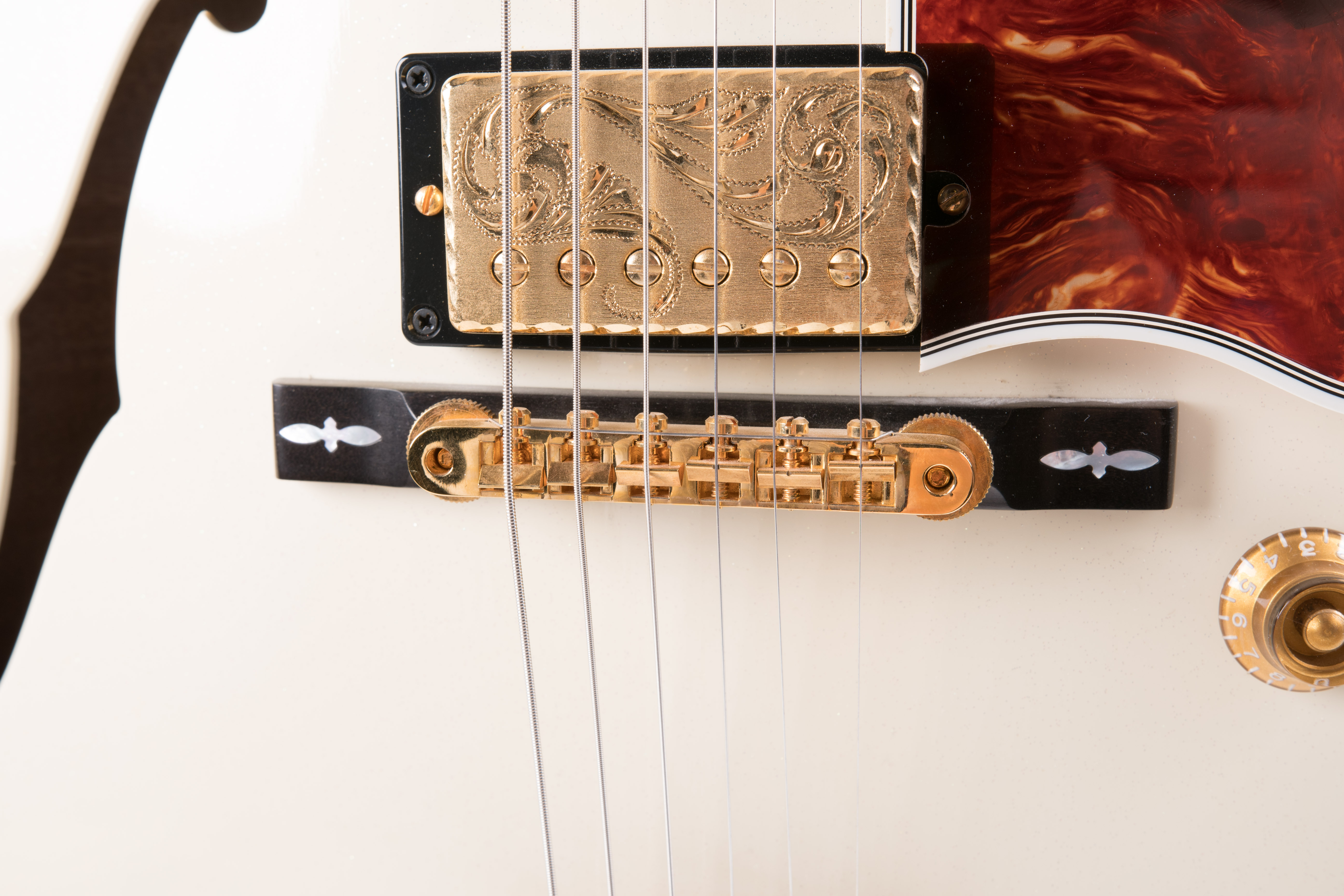 Gibson Custom Shop L-4 10th Anniversary Diamond White Sparkle Guitar