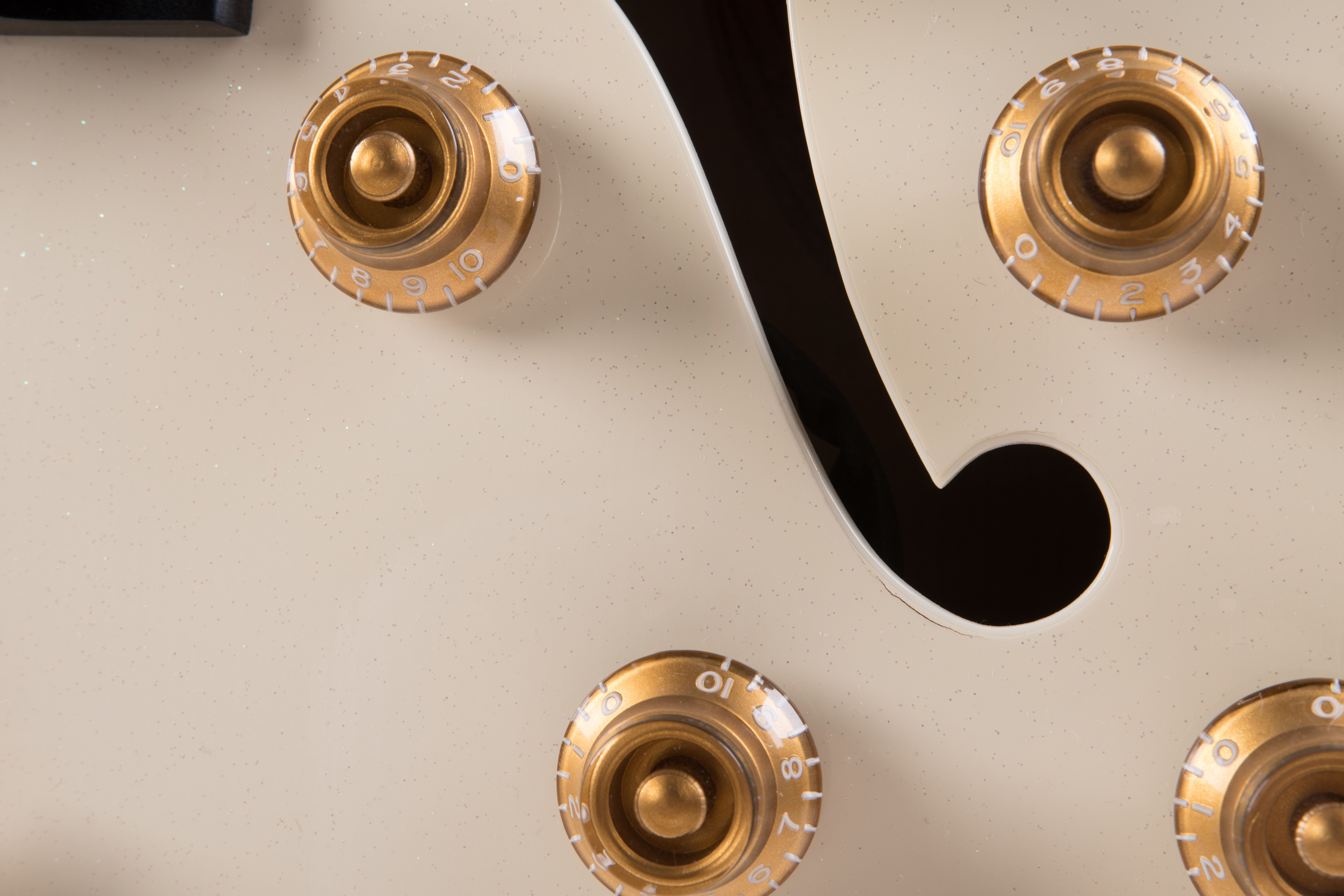 Gibson Custom Shop L-4 10th Anniversary Diamond White Sparkle Guitar