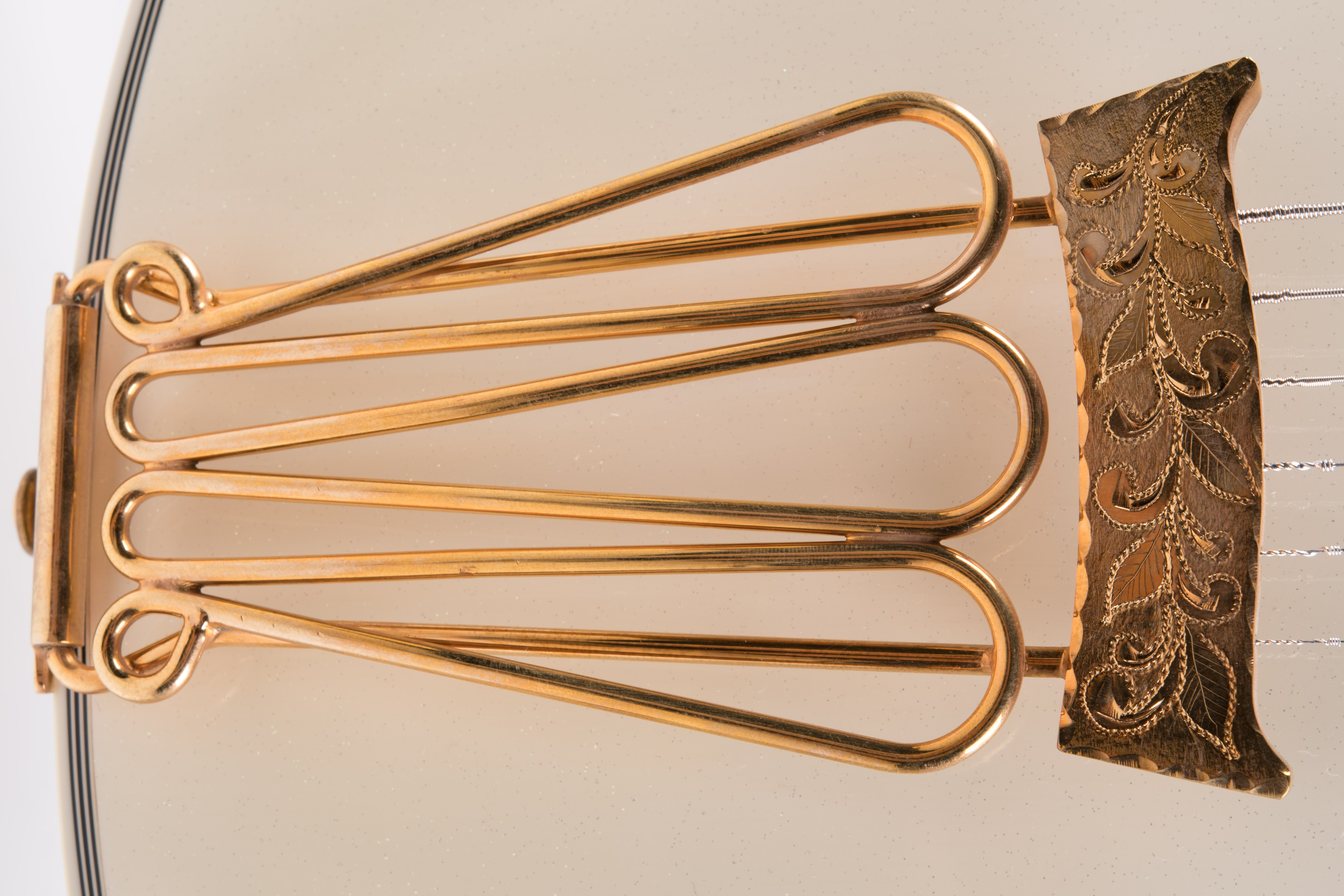 Gibson Custom Shop L-4 10th Anniversary Diamond White Sparkle Guitar