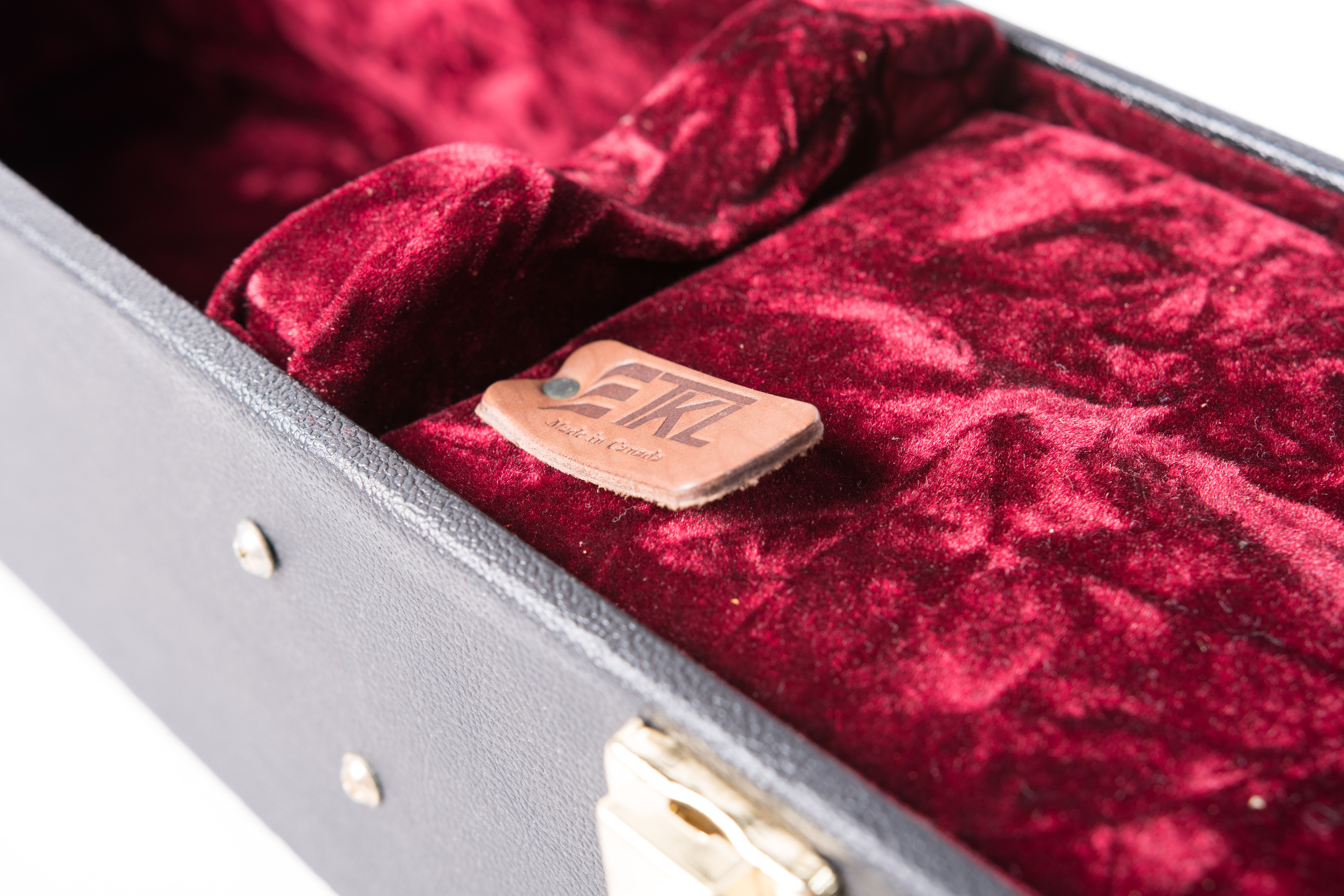 Gibson Custom Shop L-4 10th Anniversary Diamond White Sparkle Guitar