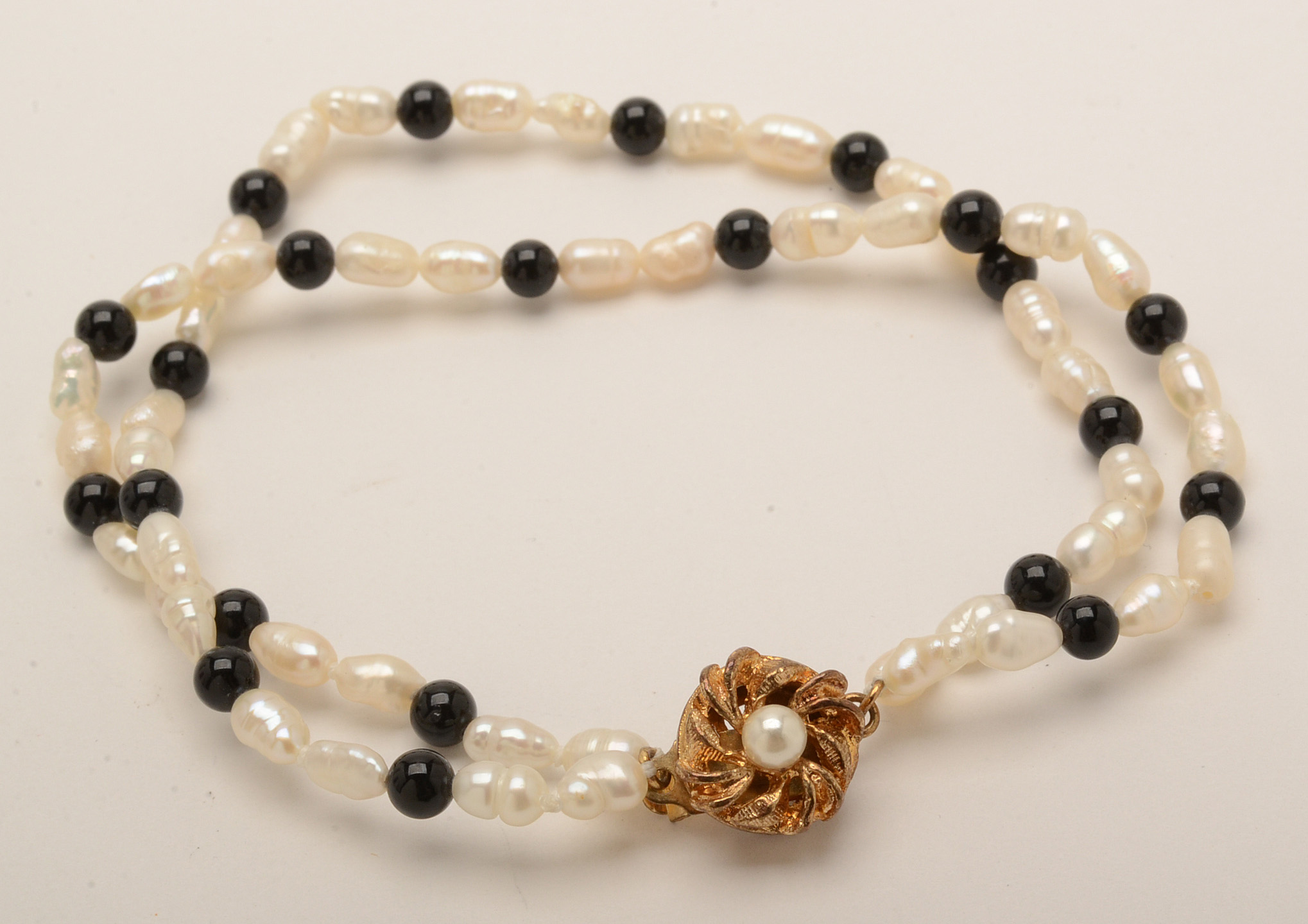 Group of Cultured Freshwater Pearl and Faux Pearl Costume Jewelry