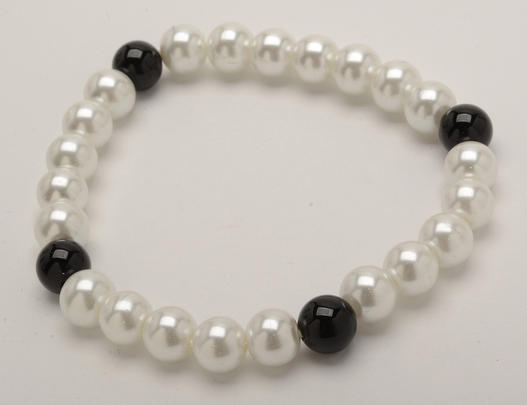 Group of Cultured Freshwater Pearl and Faux Pearl Costume Jewelry