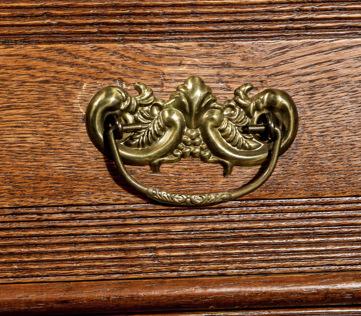 Victorian Style Dresser With Mirror