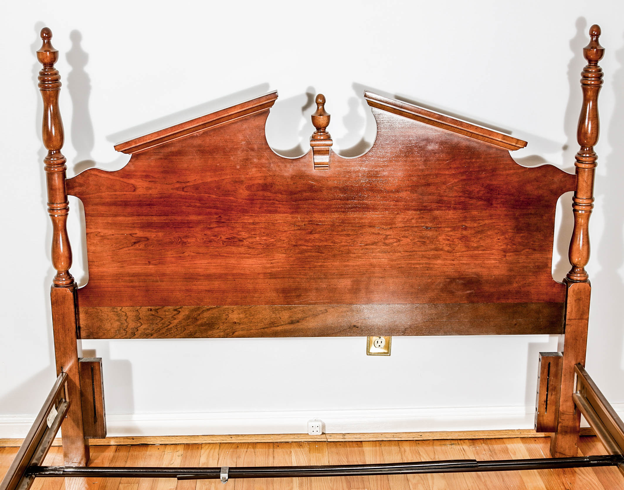 Federal Style Queen Size Four Poster Bed