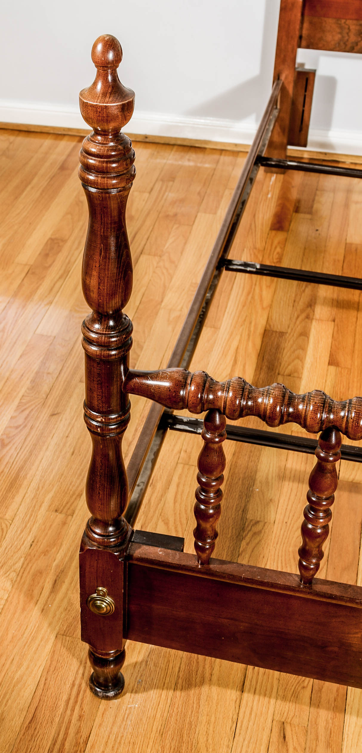 Federal Style Queen Size Four Poster Bed