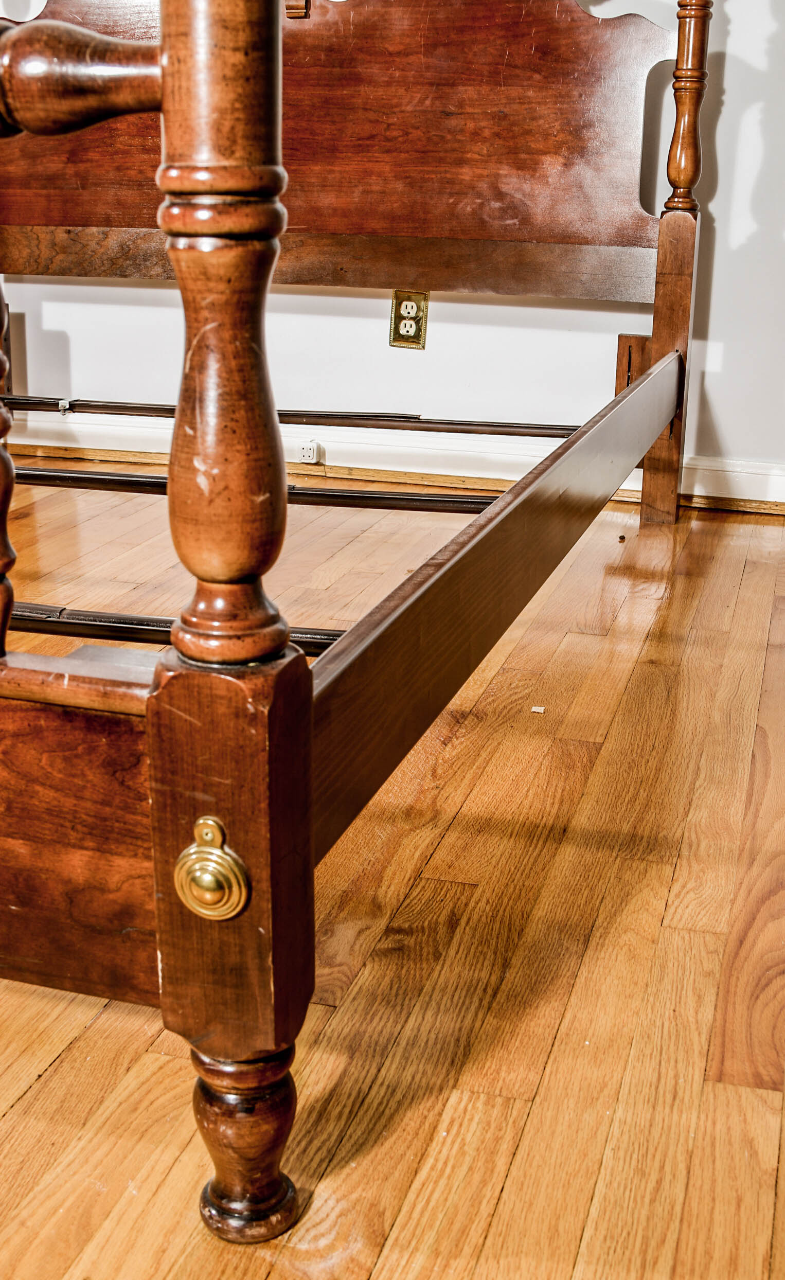 Federal Style Queen Size Four Poster Bed