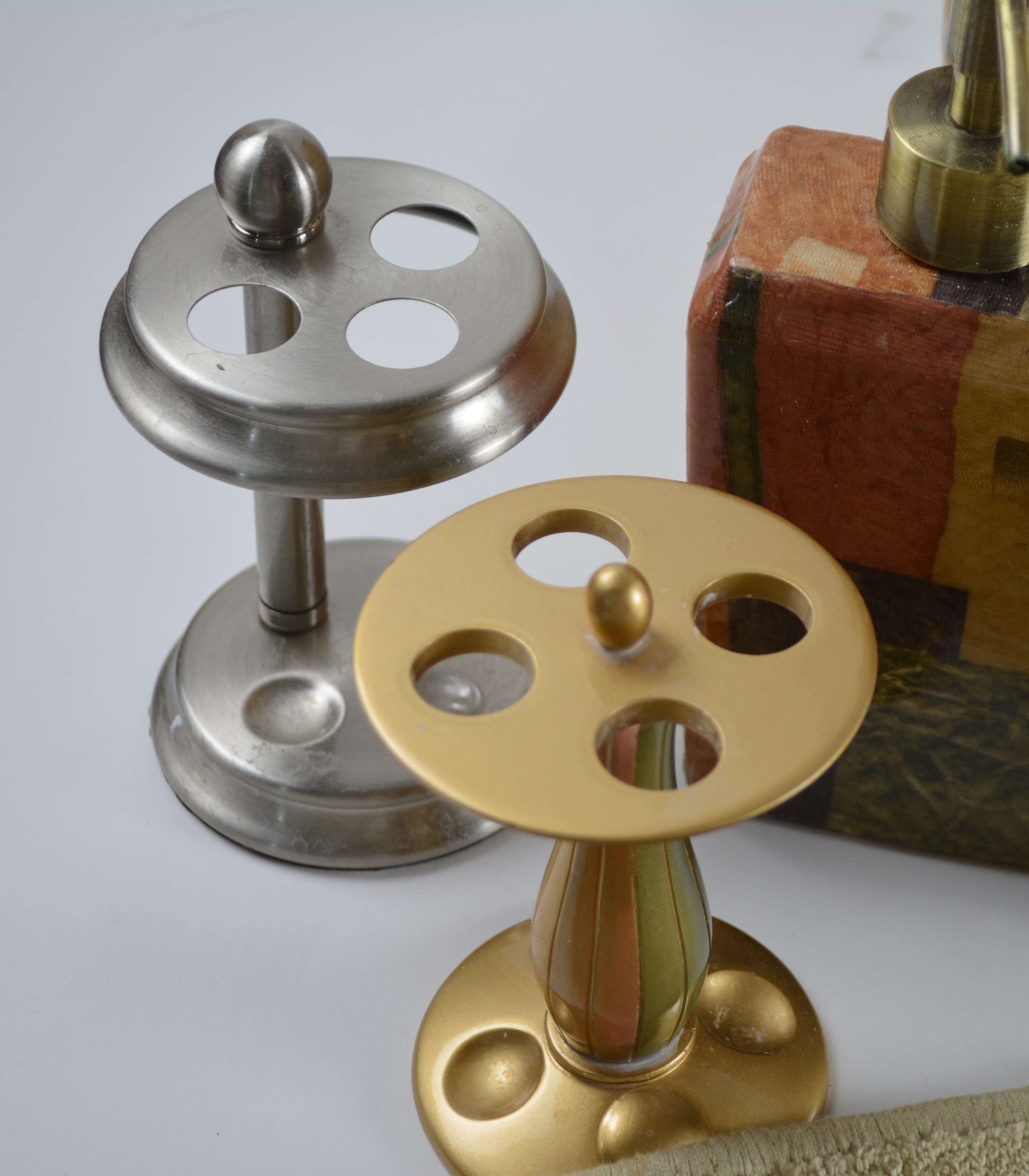 Contemporary Bathroom Accessory Collection