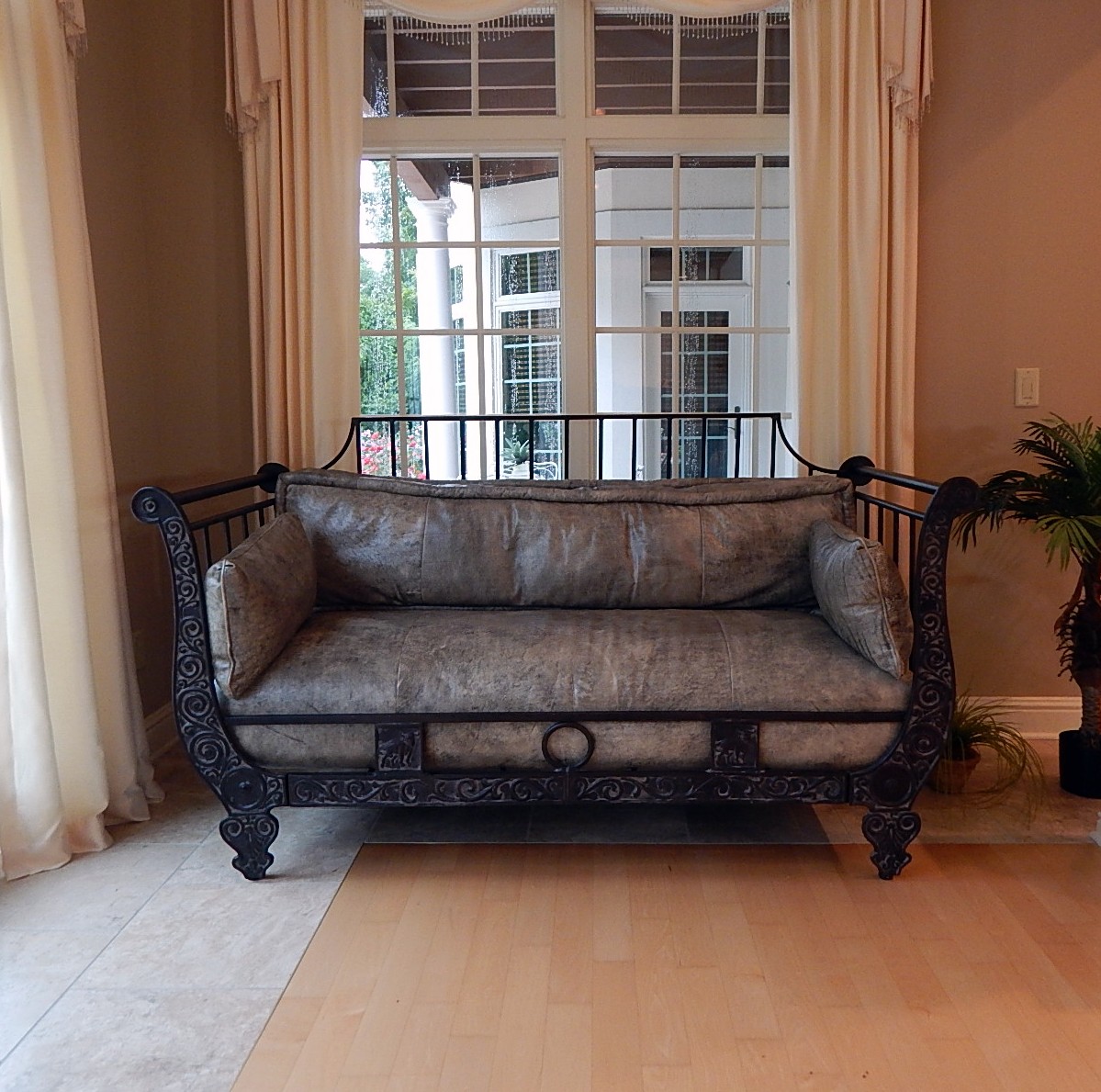 Thomasville Leather Daybed With Metal Frame