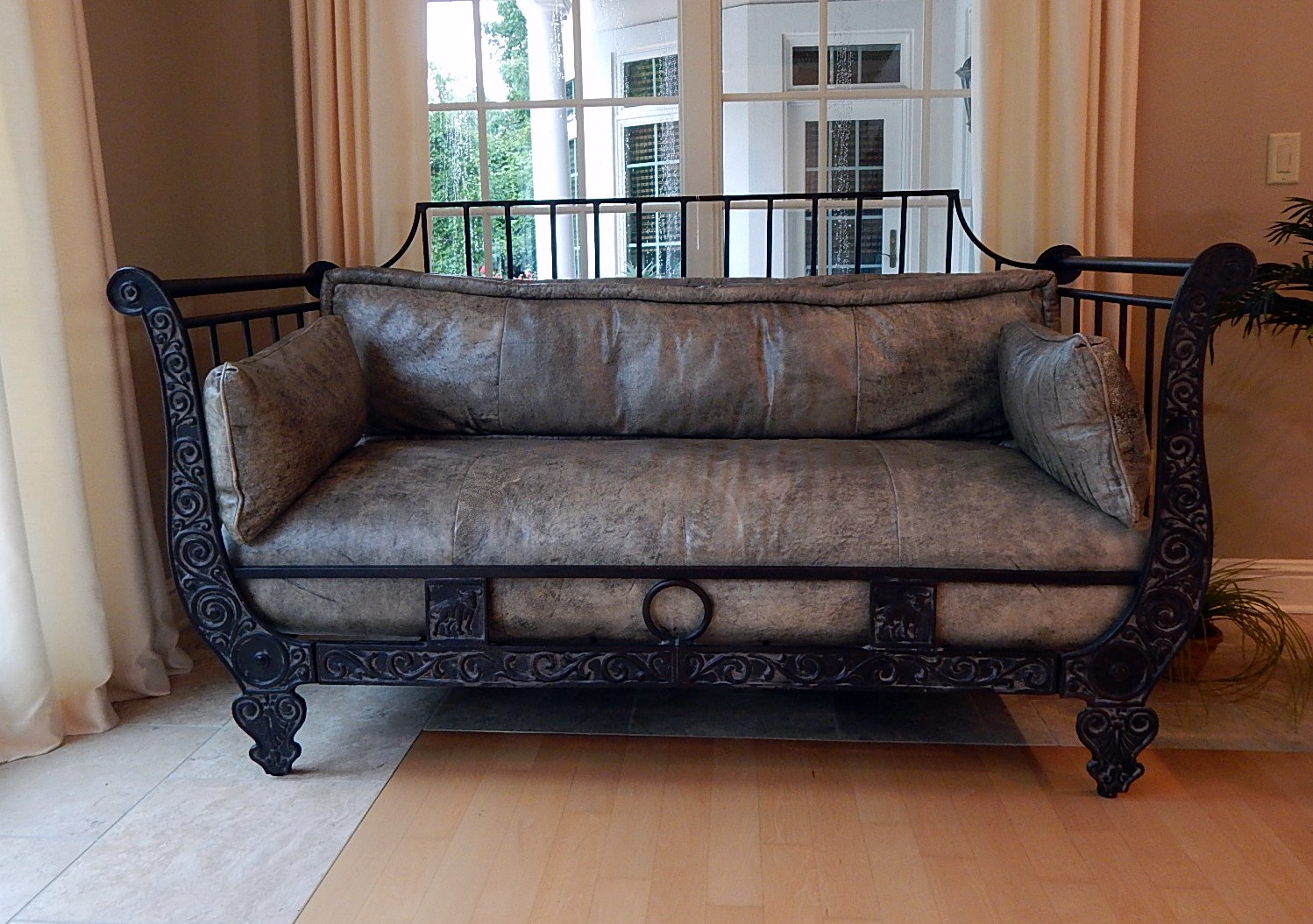 Thomasville Leather Daybed With Metal Frame