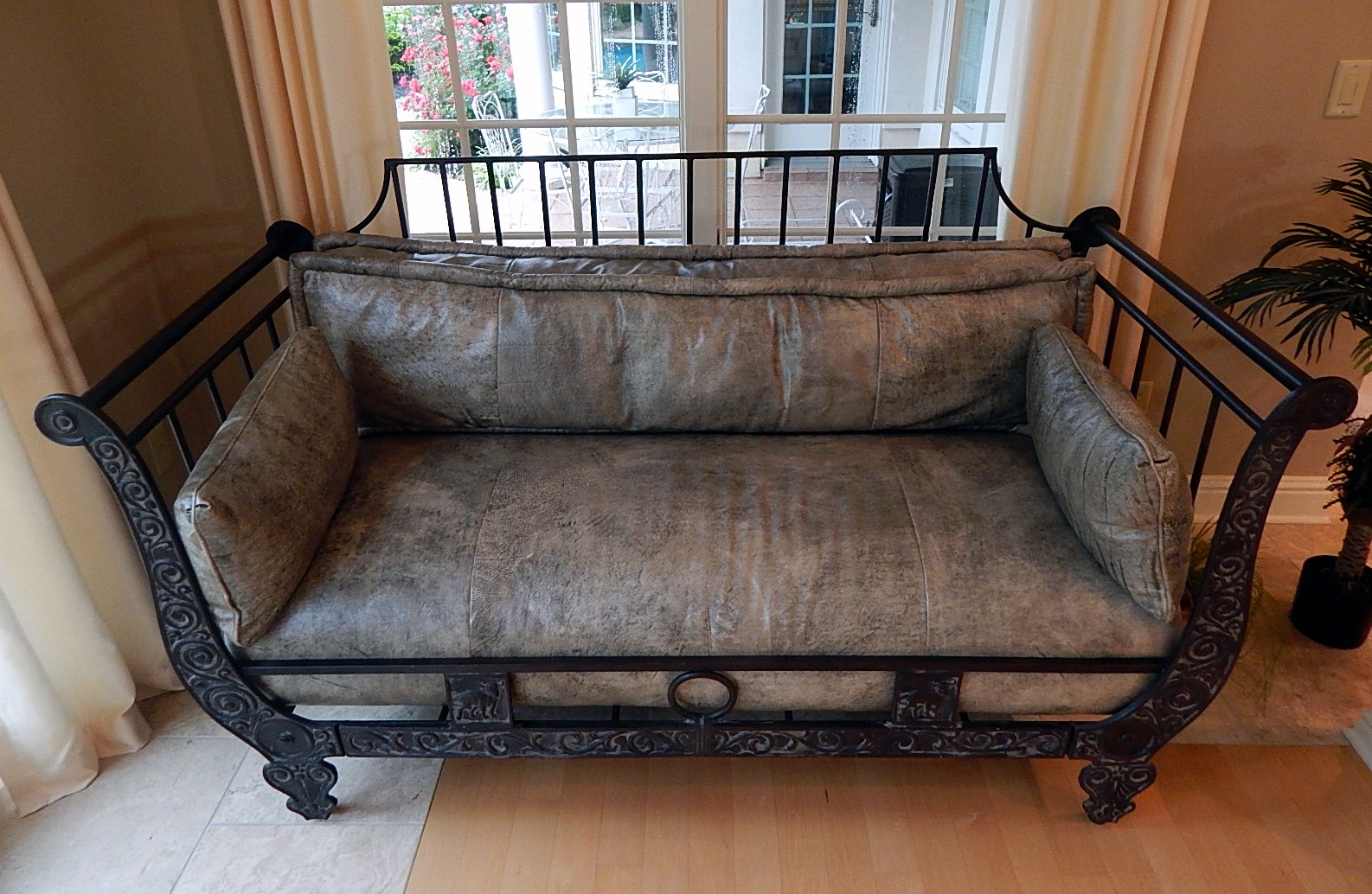 Thomasville Leather Daybed With Metal Frame