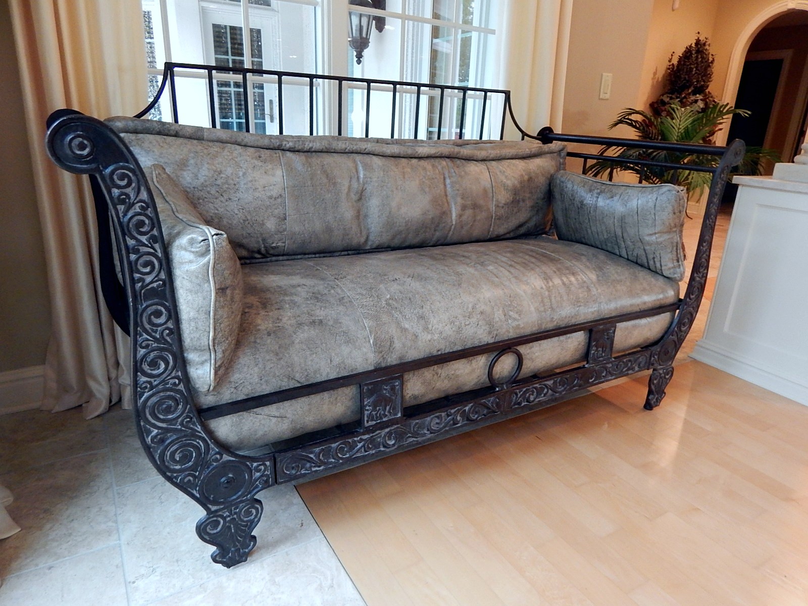 Thomasville Leather Daybed With Metal Frame