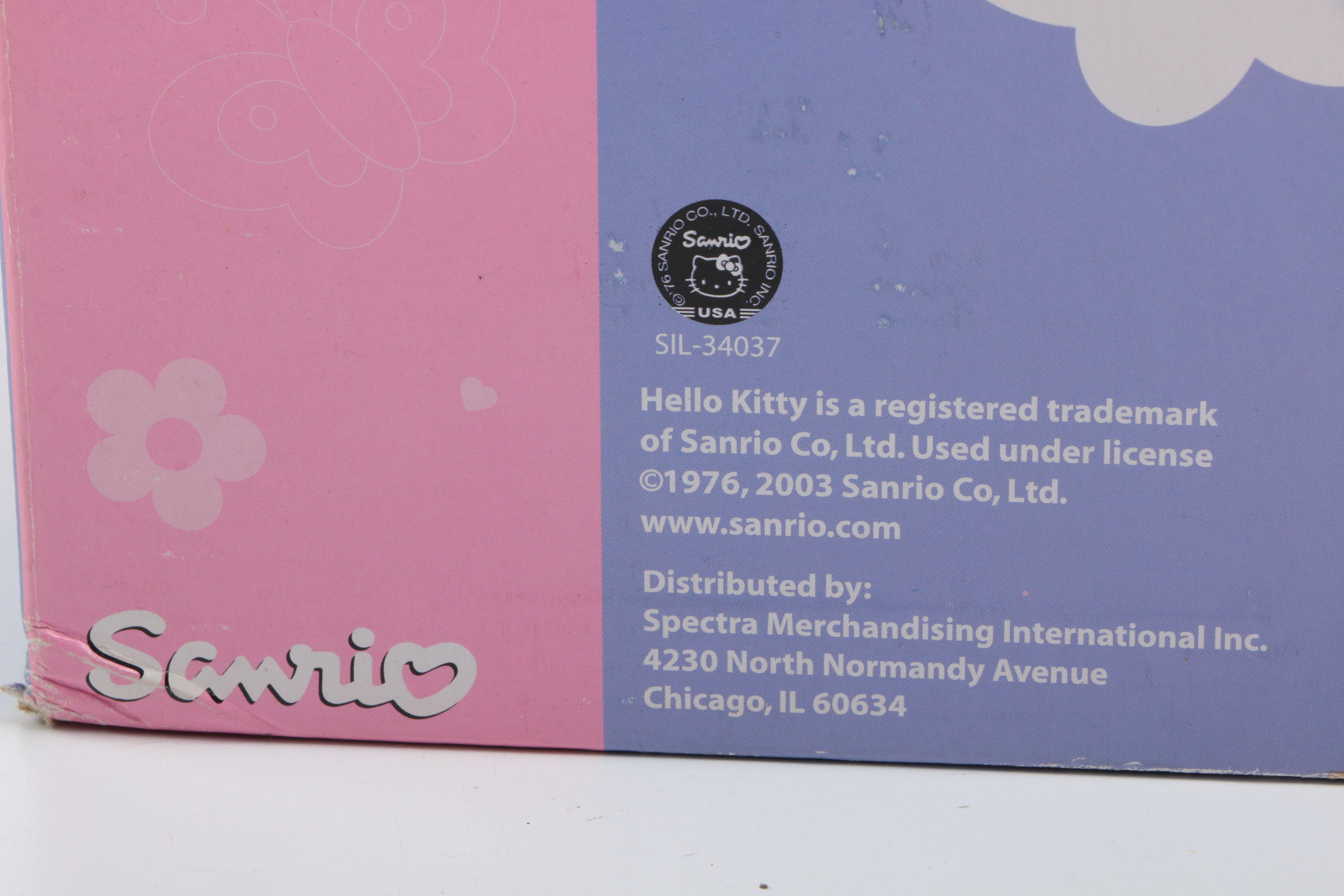 "Hello Kitty" Mini Refrigerator and Warmer