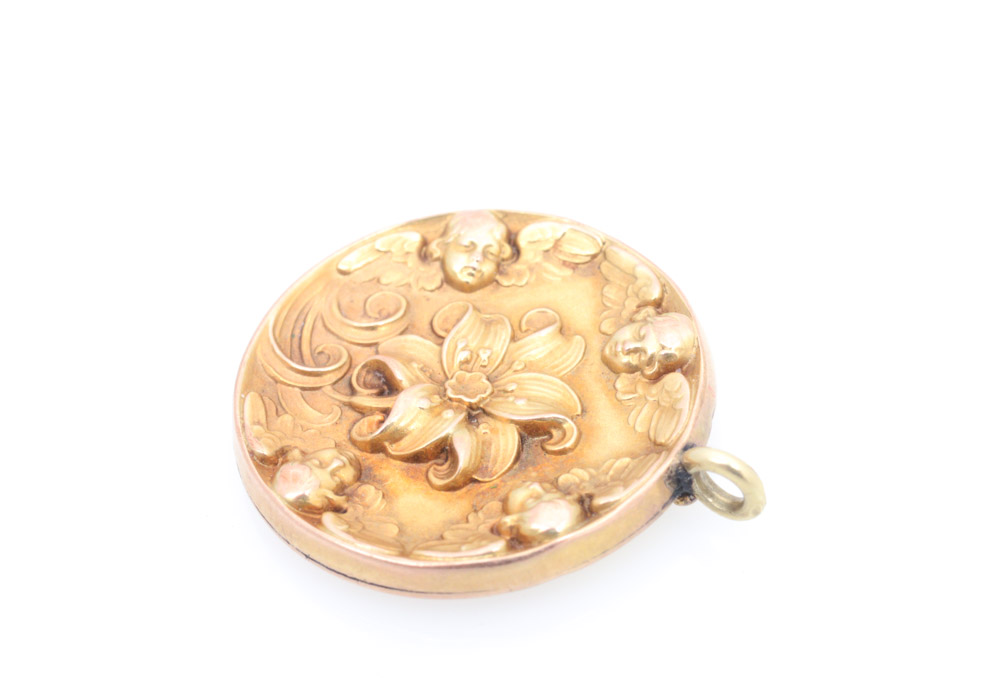 Vintage 14K Yellow Gold Repousse Pendant Necklace