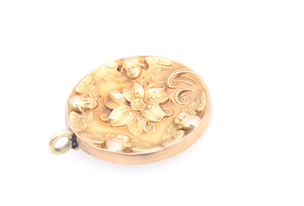 Vintage 14K Yellow Gold Repousse Pendant Necklace