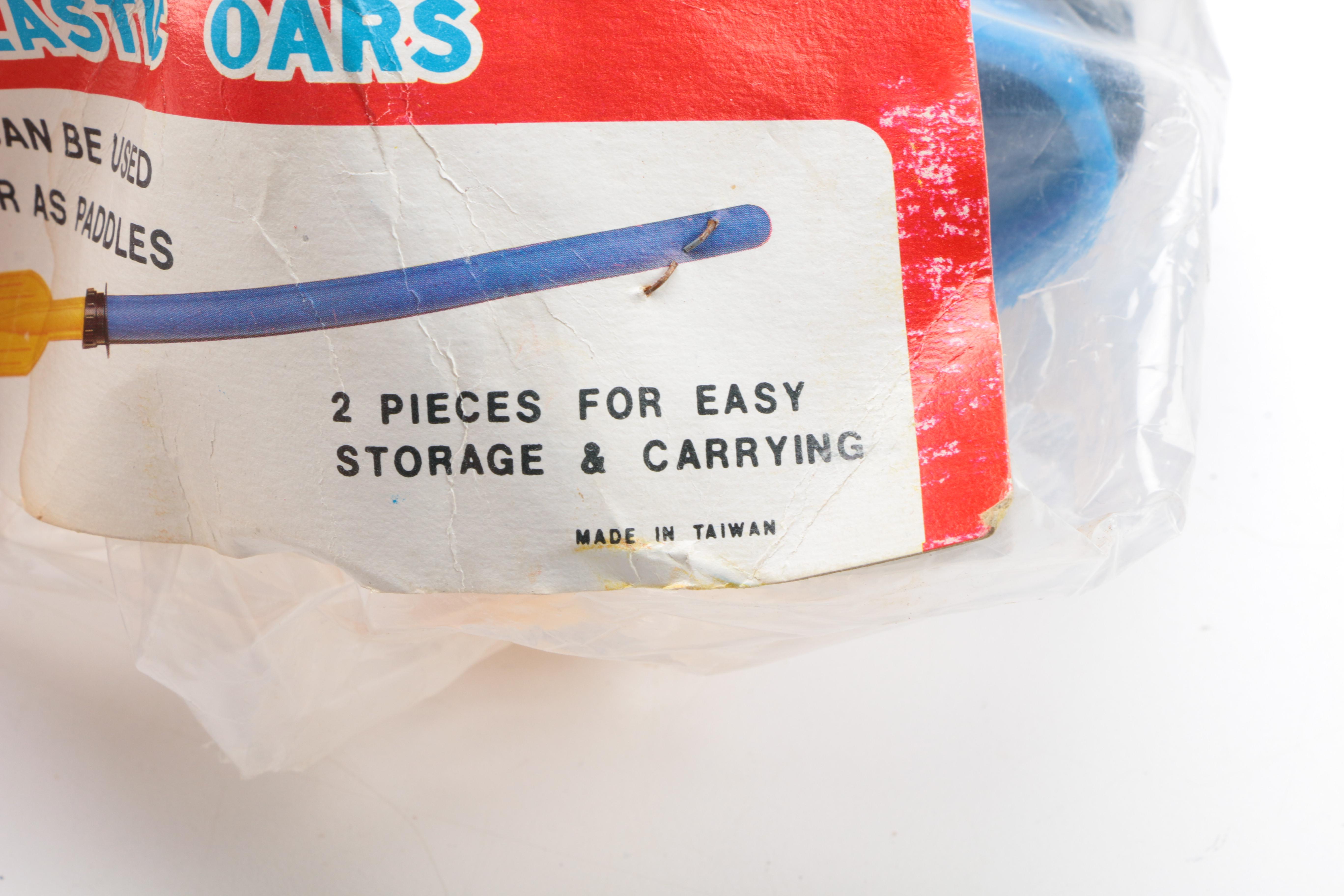 Vinyl Inflatable Champion Boats With Plastic Oars and Foot Pumps