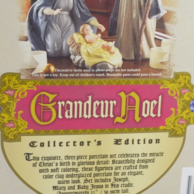 Grandeur Noel/Holy Family Porcelain Collector Set