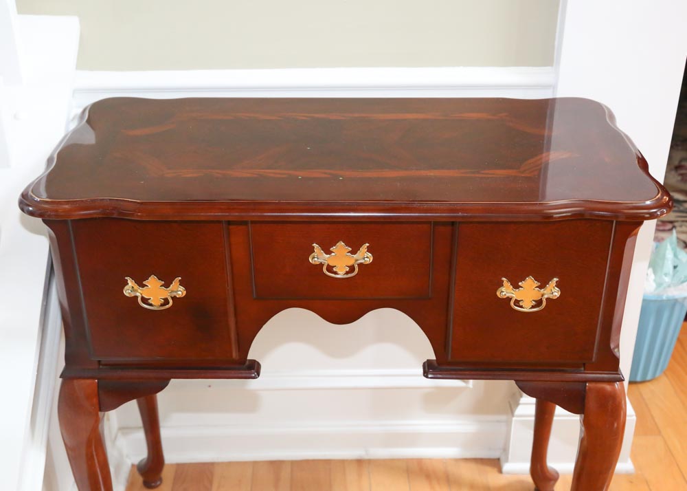 Entry Table with Mirror