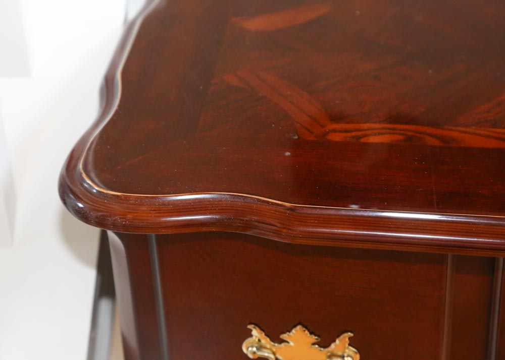 Entry Table with Mirror