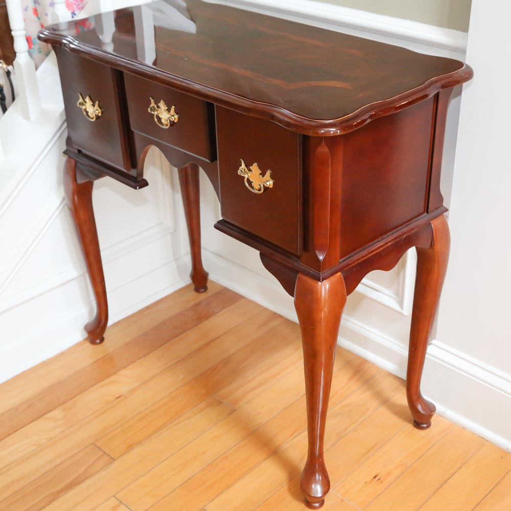 Entry Table with Mirror